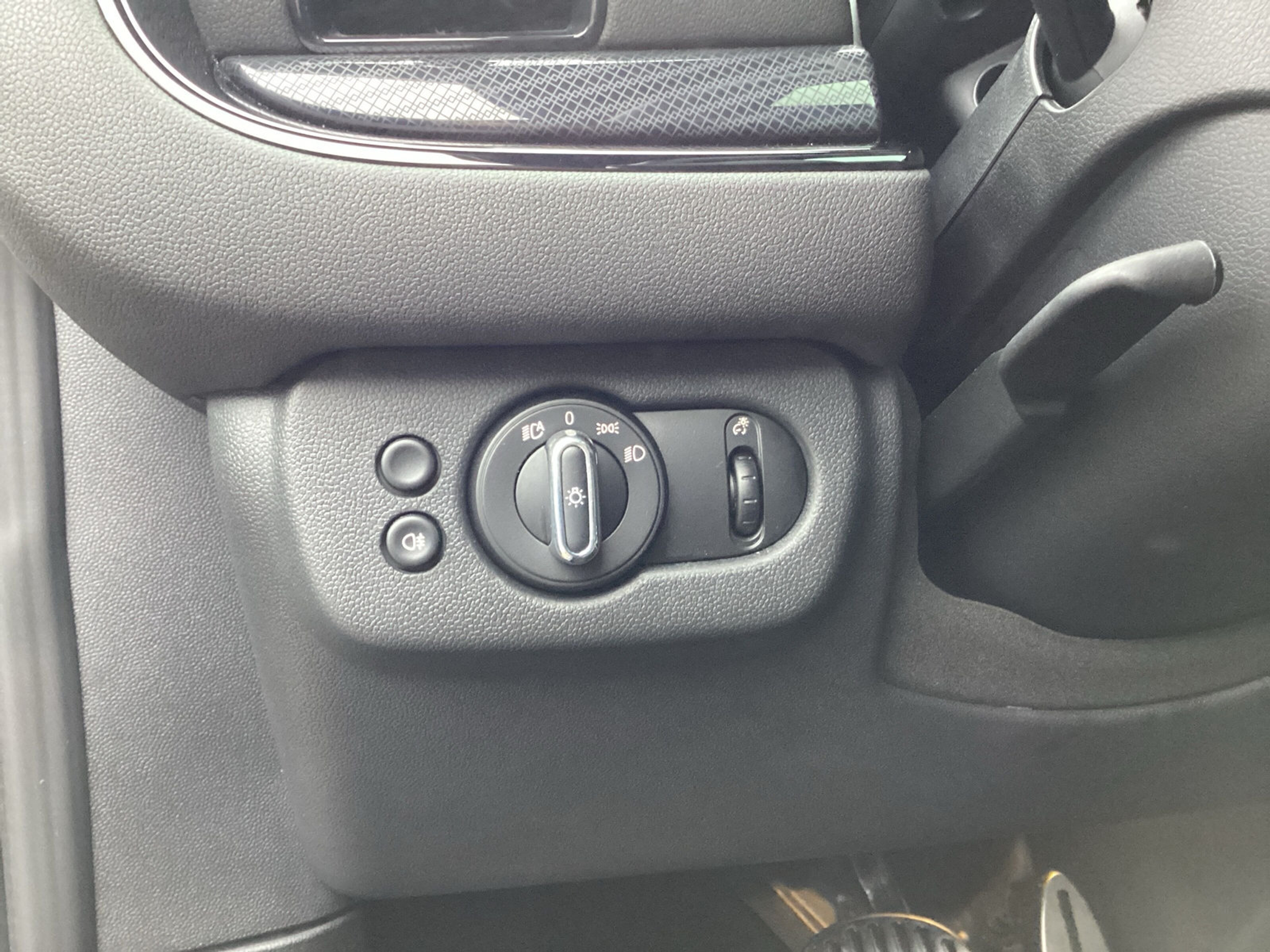 listing desktop thumbnail image 19