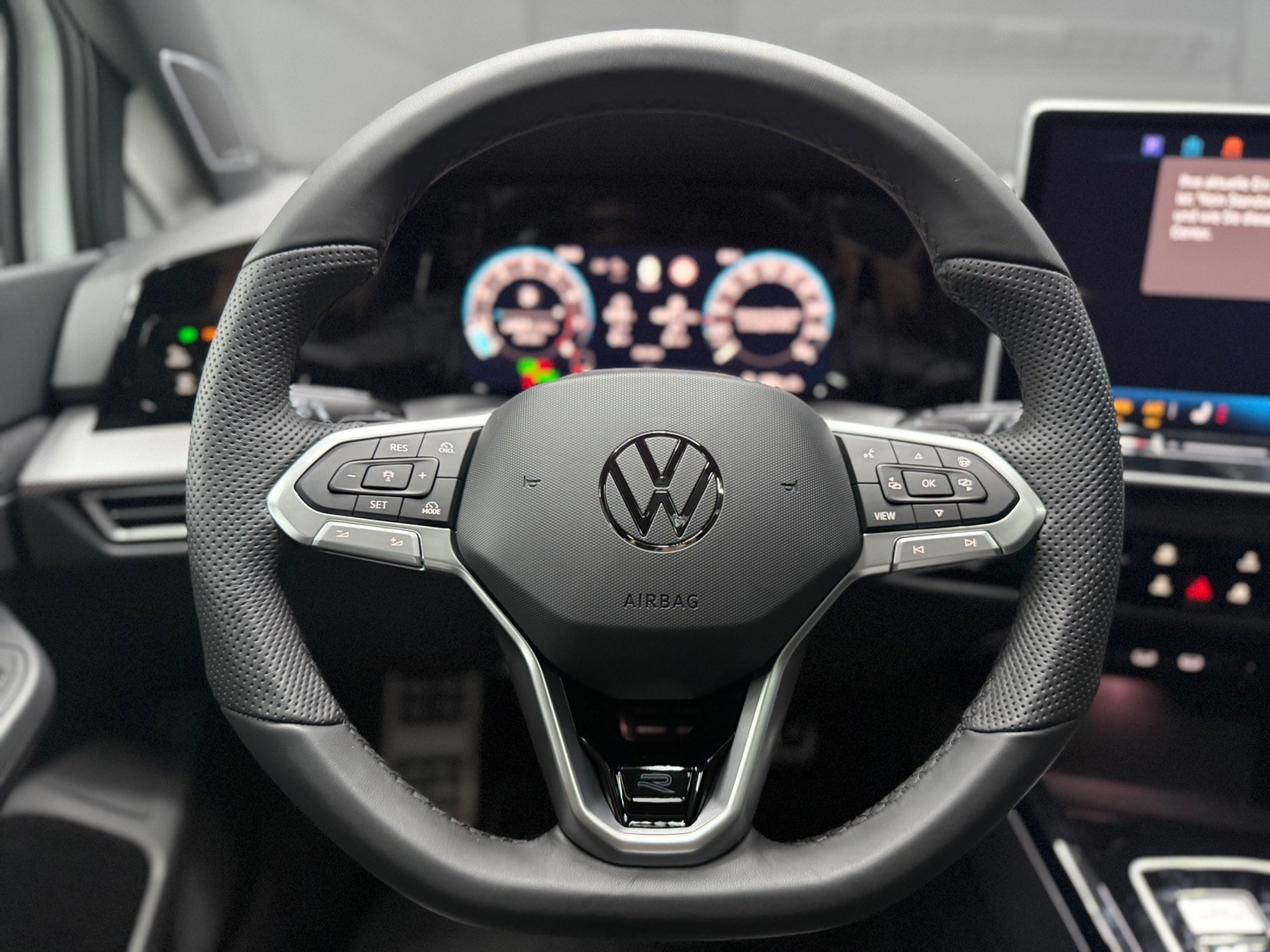 listing desktop thumbnail image 11