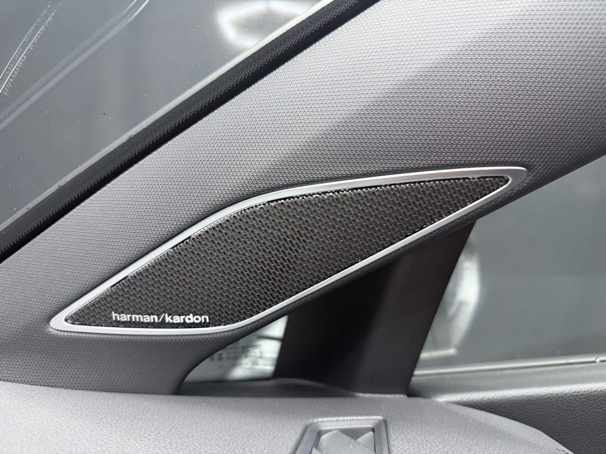 listing desktop thumbnail image 20