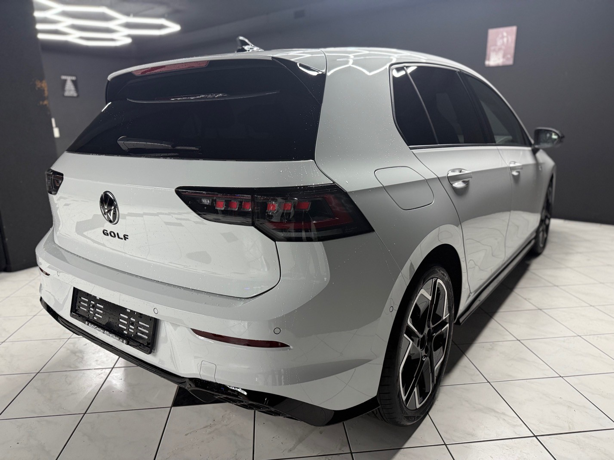 listing desktop thumbnail image 6