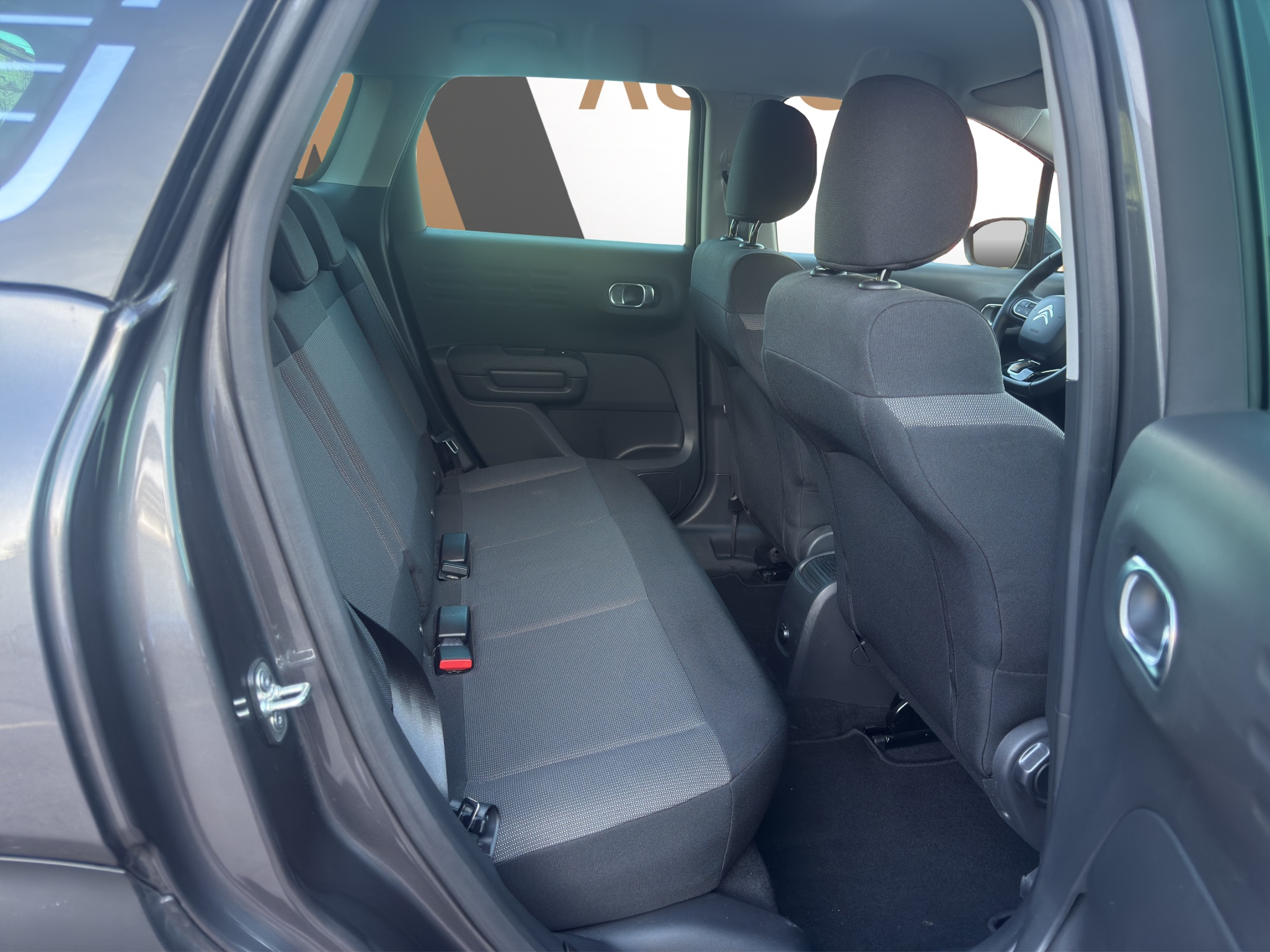 listing desktop thumbnail image 11