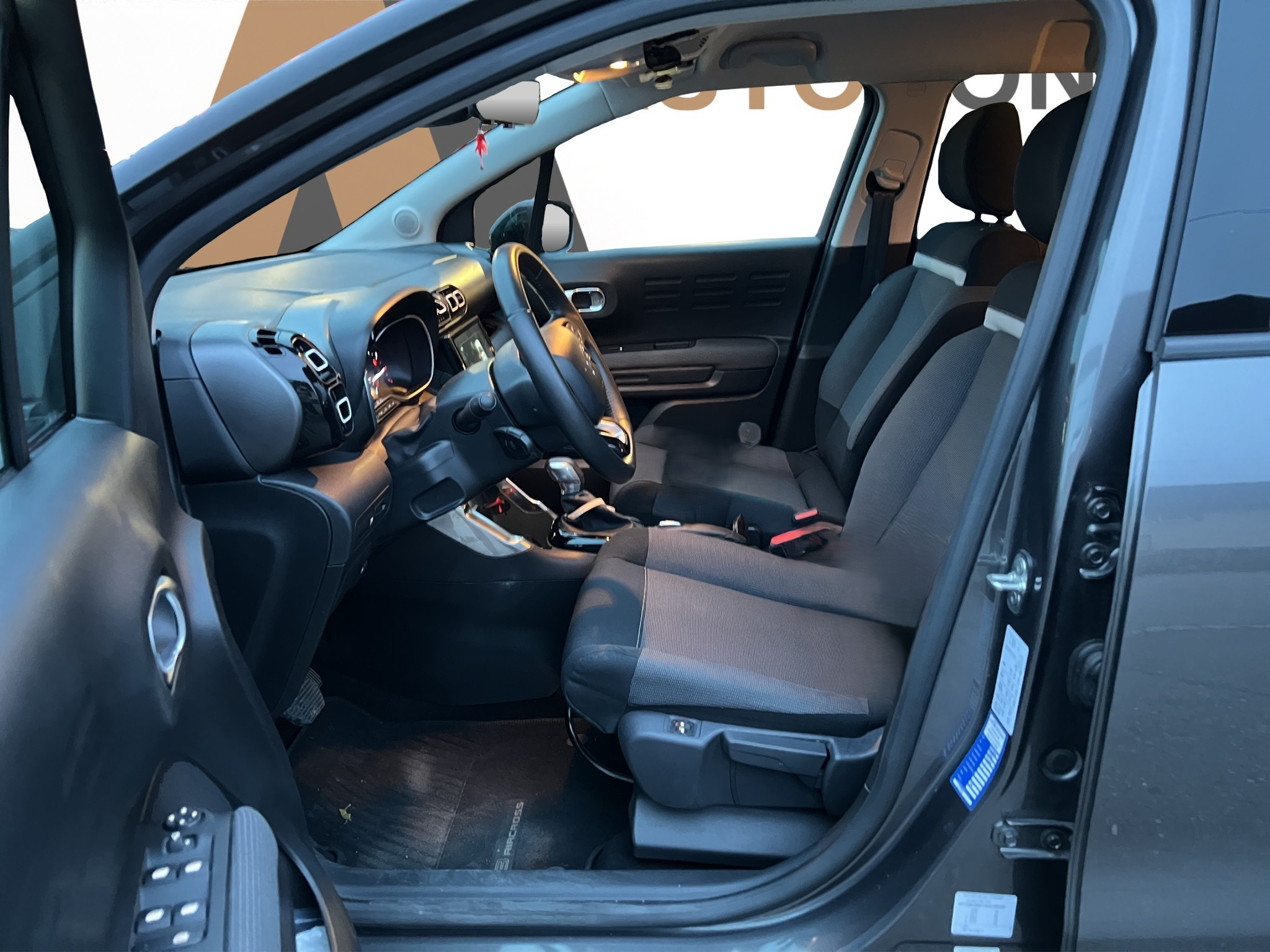 listing desktop thumbnail image 8