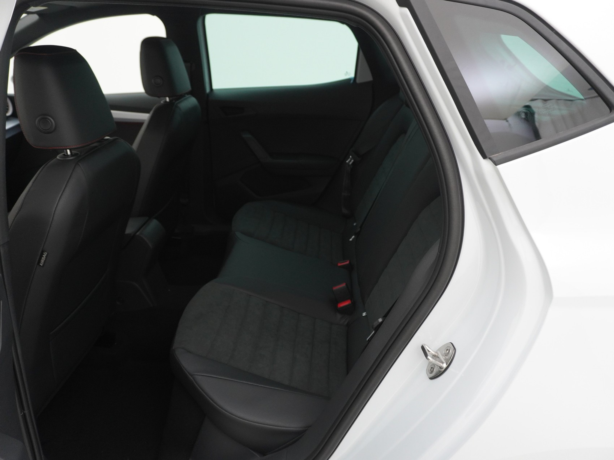 listing desktop thumbnail image 13