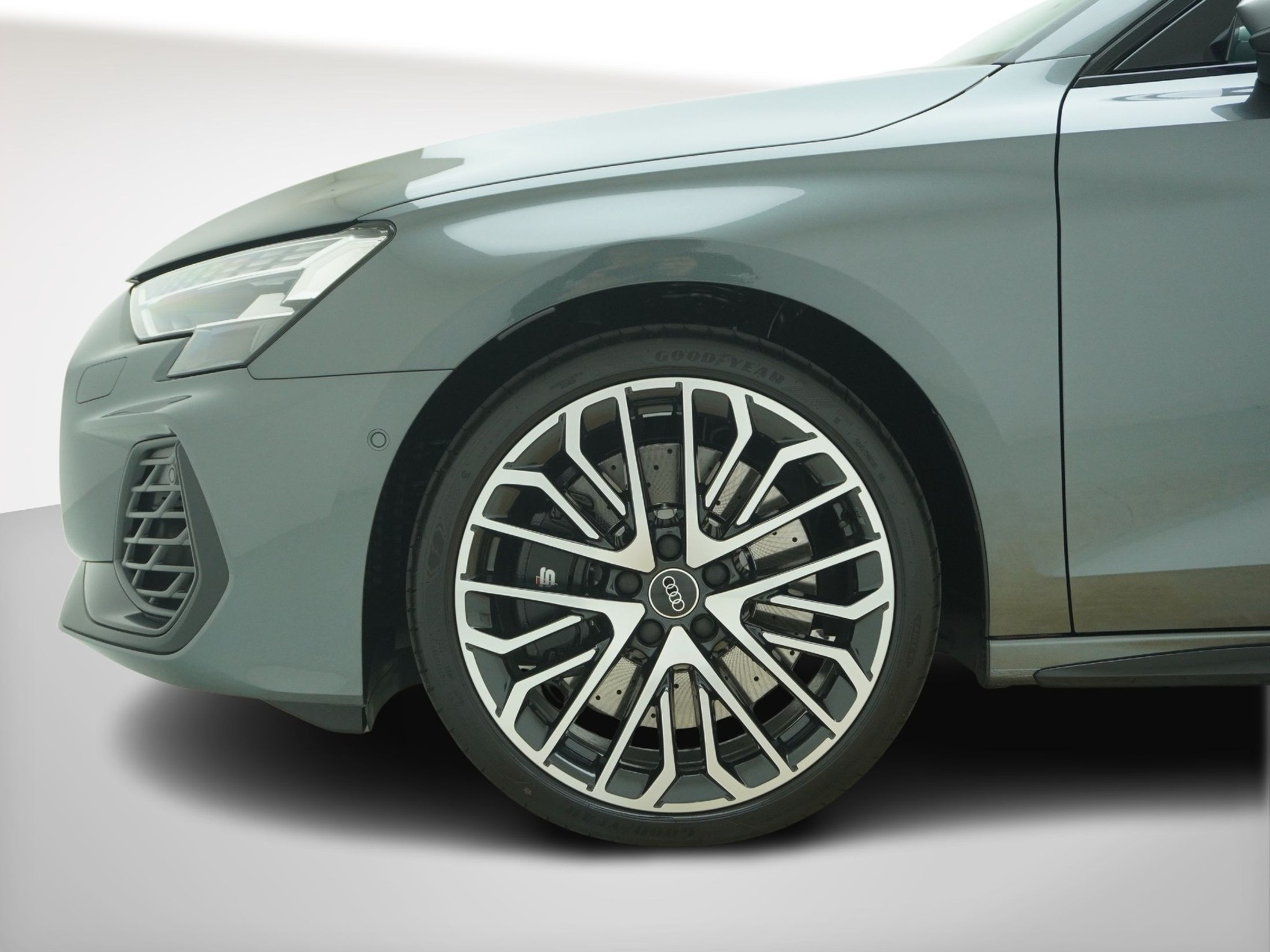 listing desktop thumbnail image 9