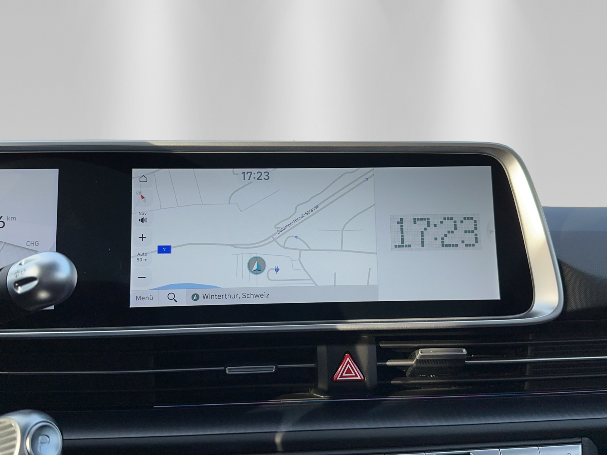 listing desktop thumbnail image 16