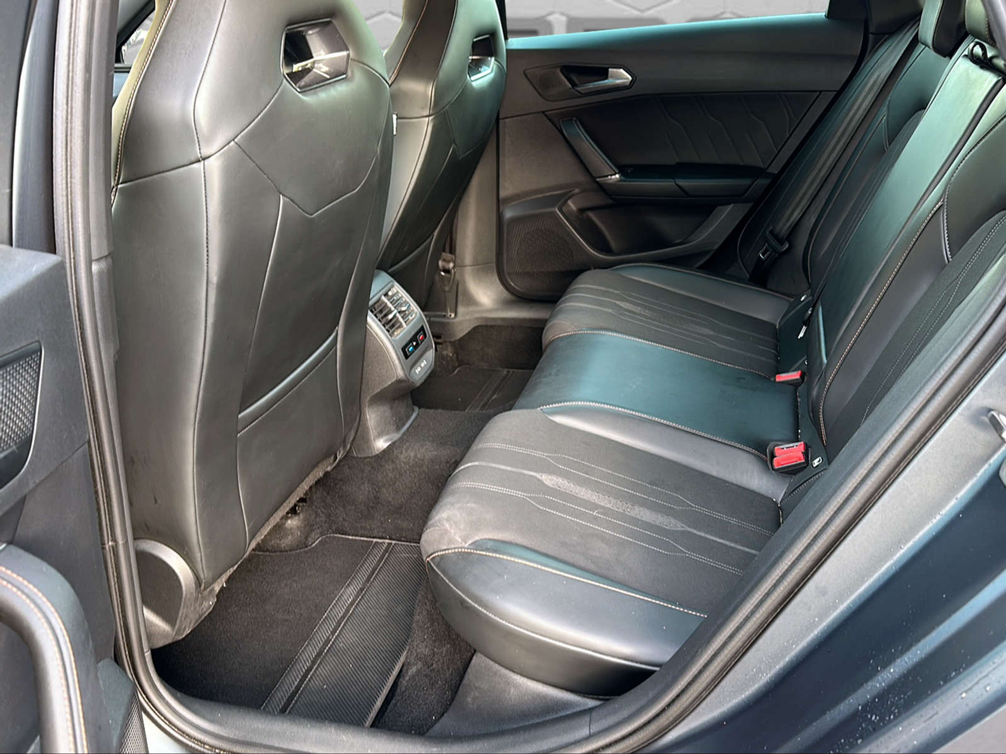 listing desktop thumbnail image 15