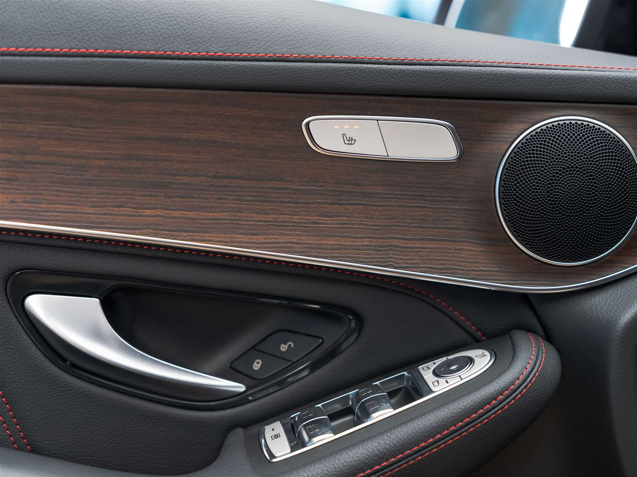 listing desktop thumbnail image 24