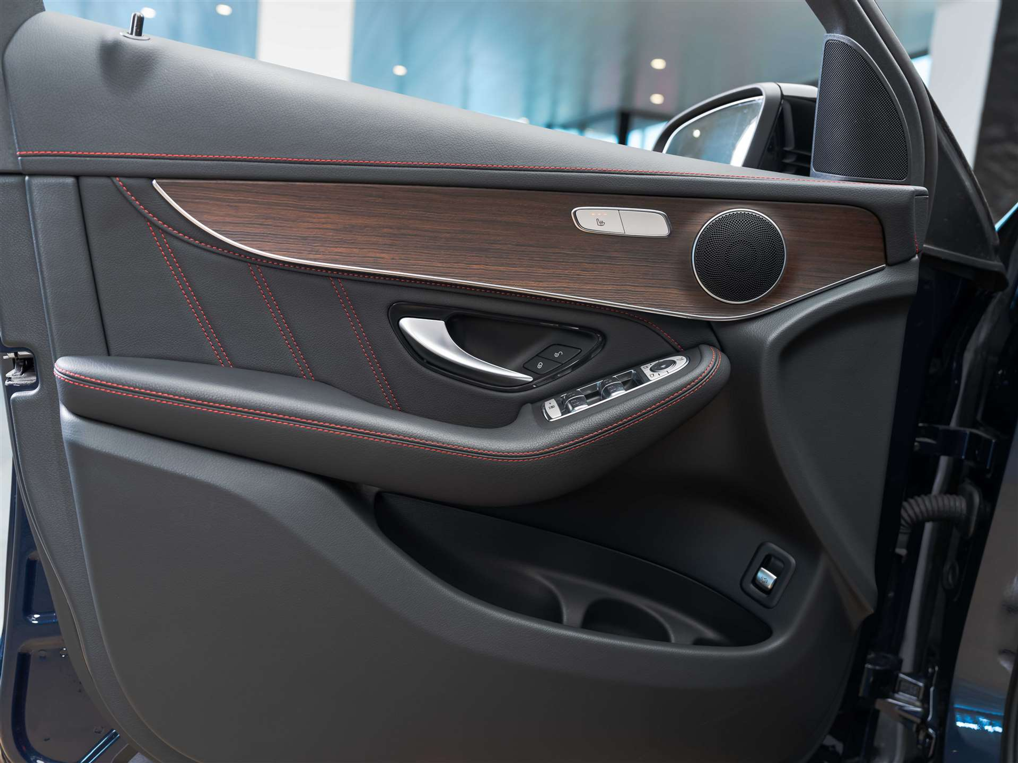 listing desktop thumbnail image 23