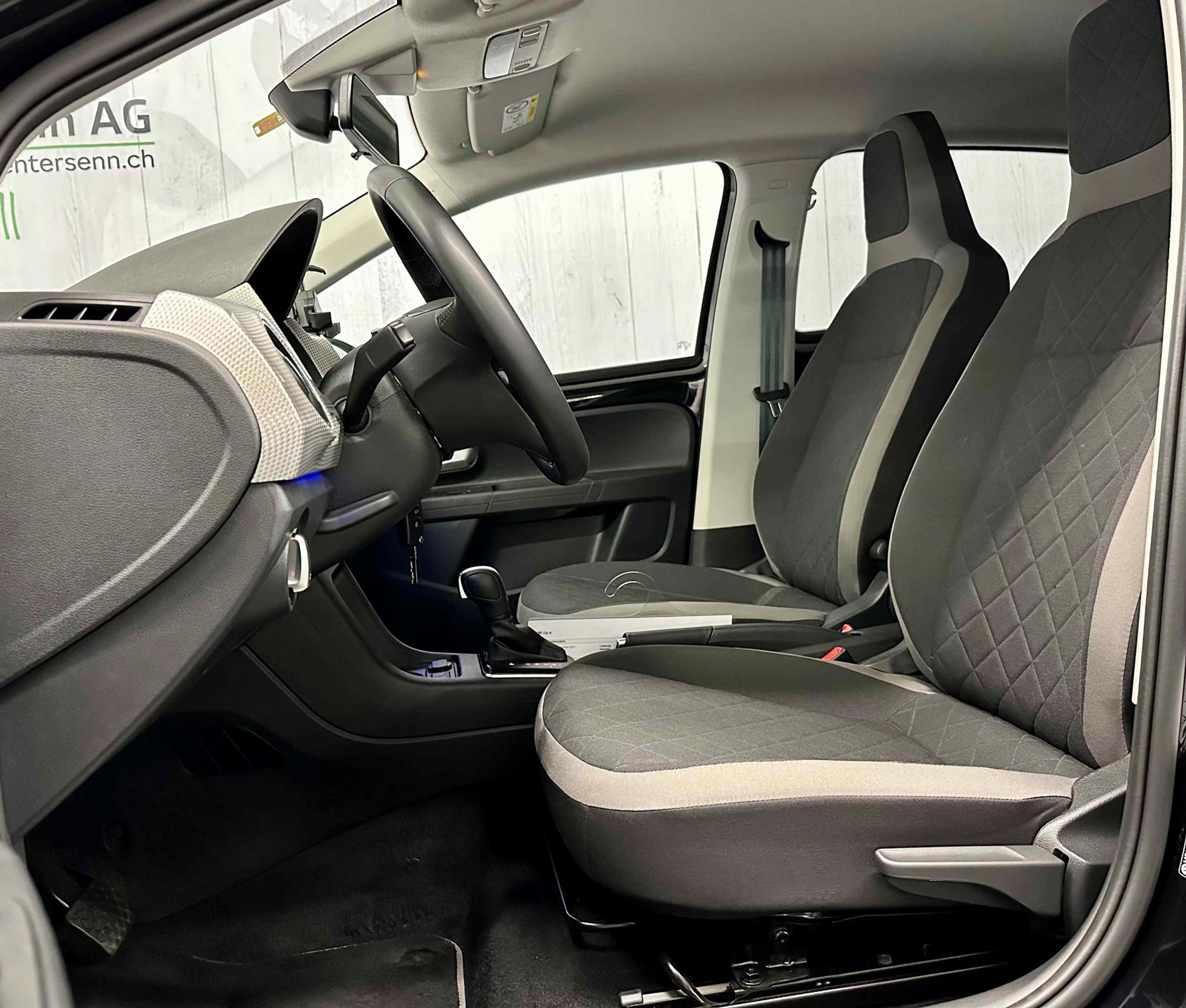 listing desktop thumbnail image 7