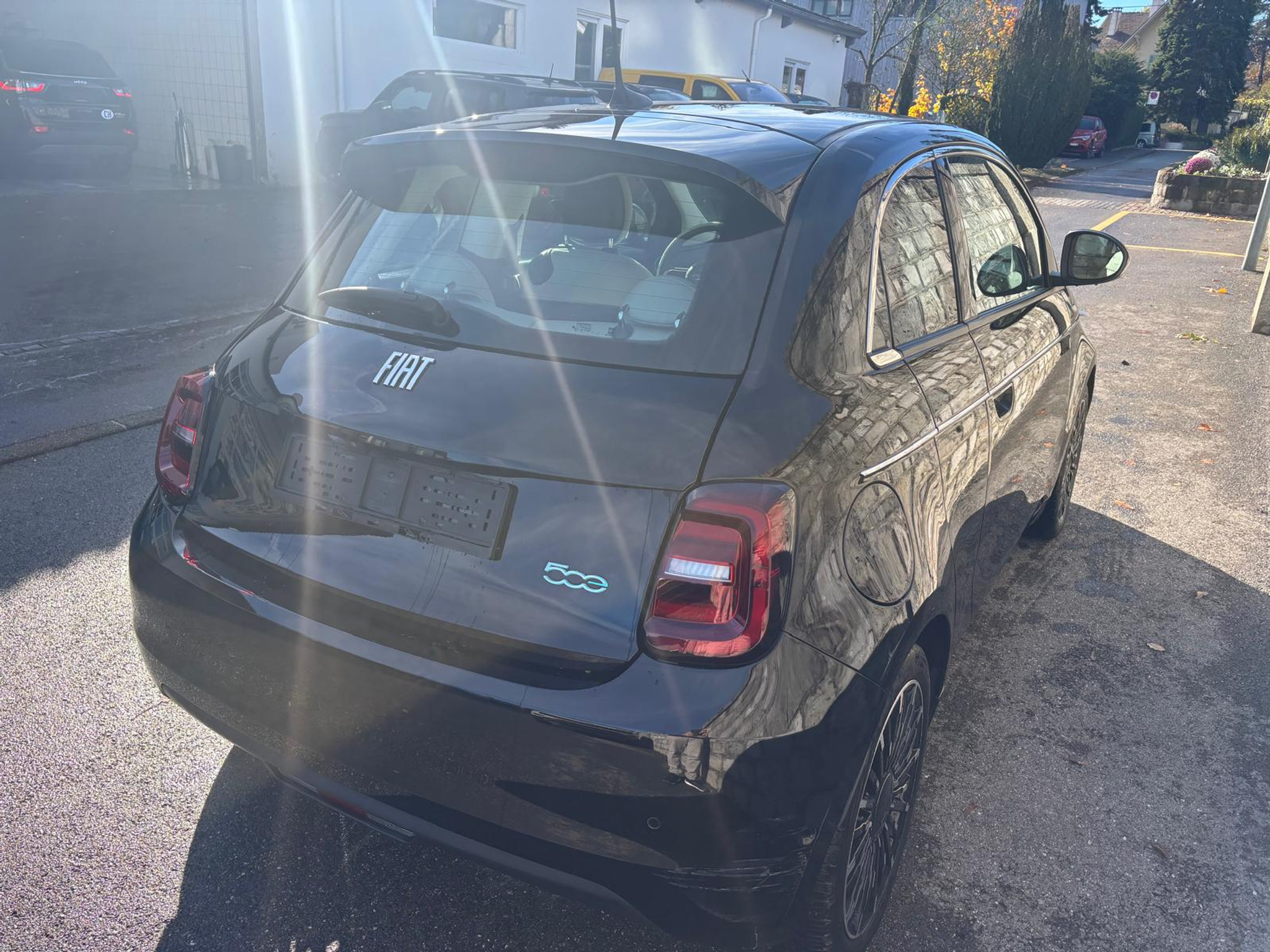 listing desktop thumbnail image 3