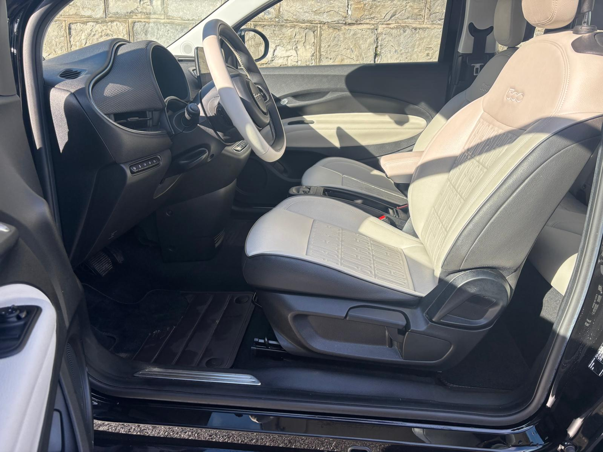 listing desktop thumbnail image 5