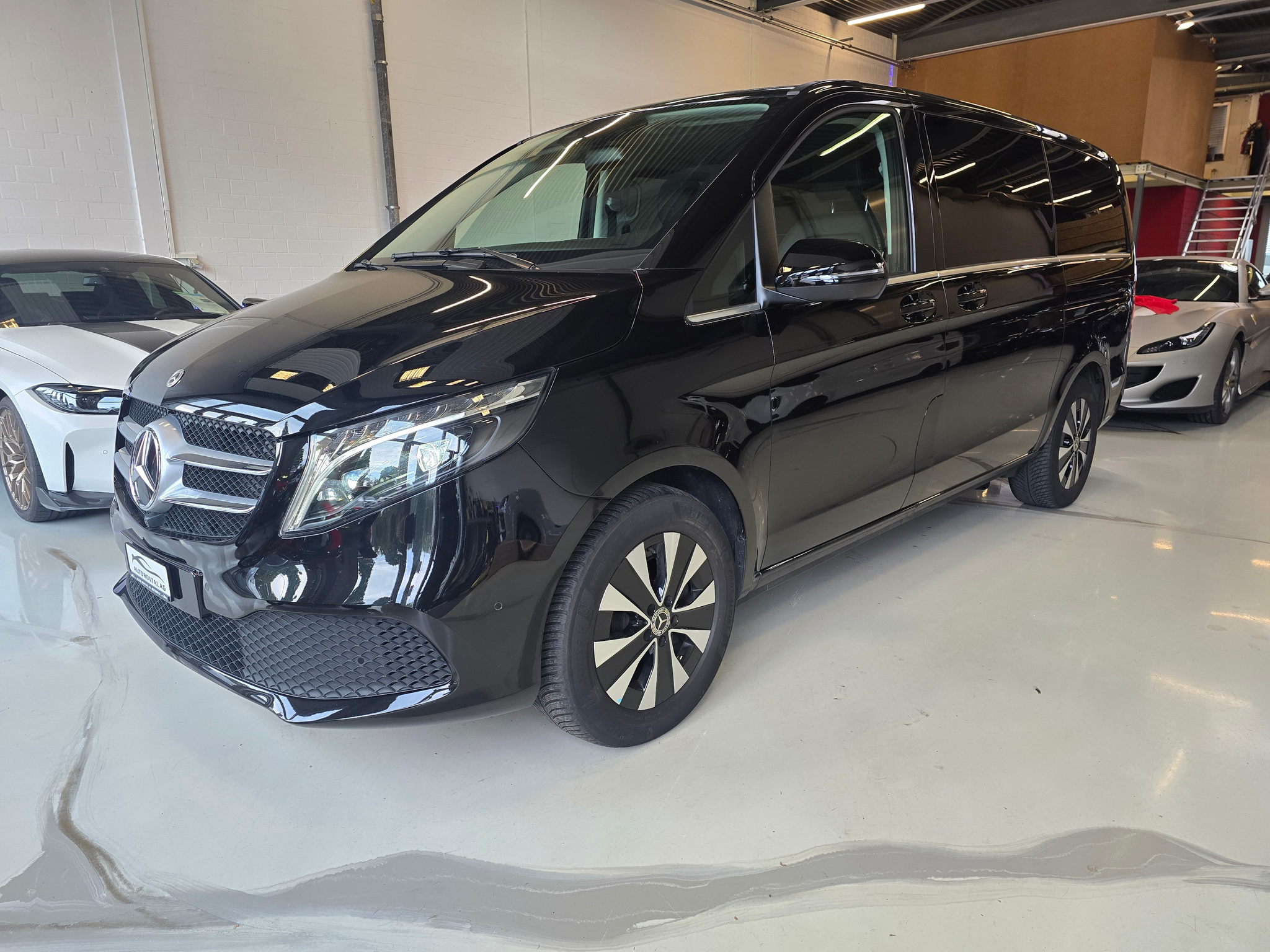 listing desktop thumbnail image 2