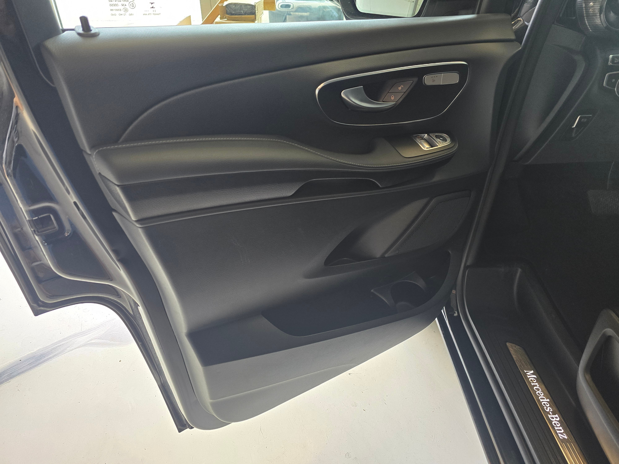 listing desktop thumbnail image 20