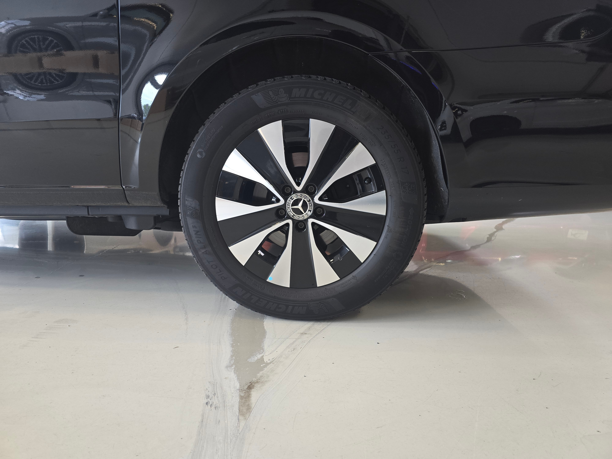 listing desktop thumbnail image 26