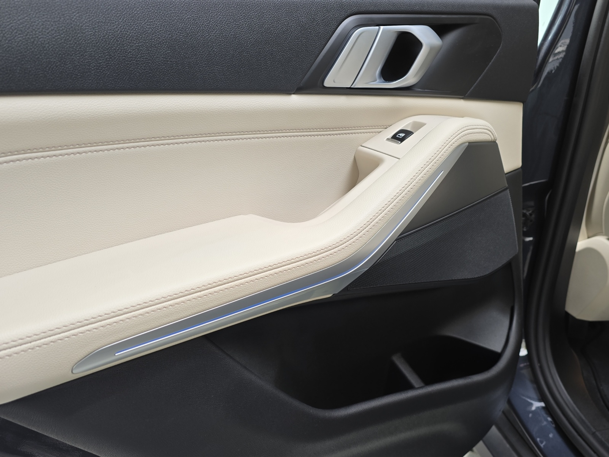 listing desktop thumbnail image 24