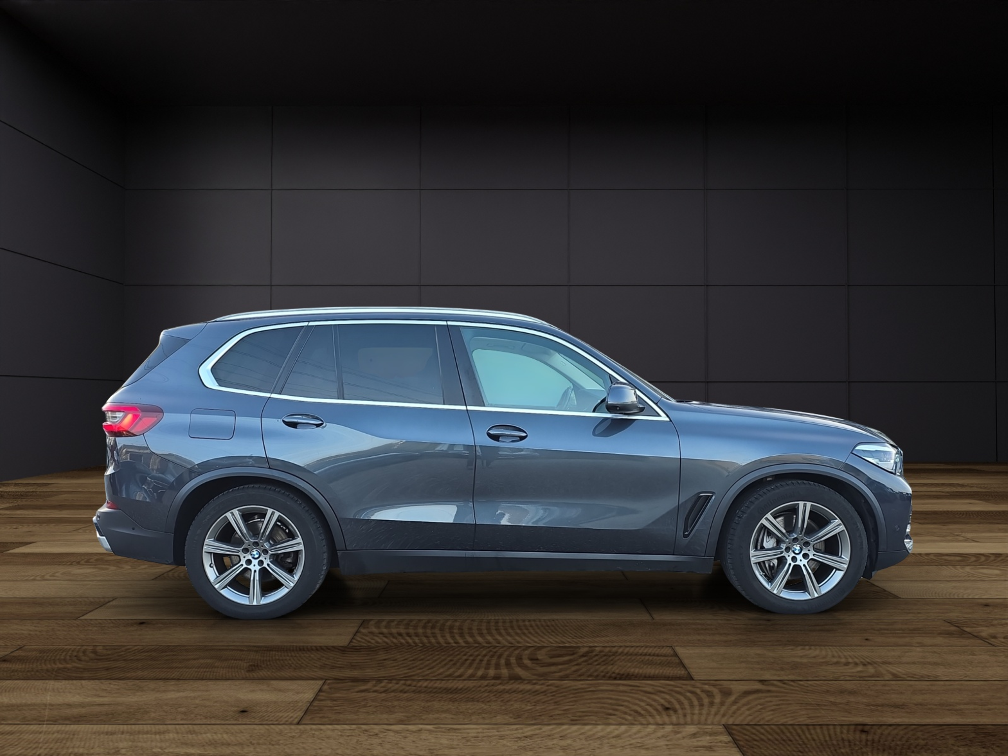 listing desktop thumbnail image 4