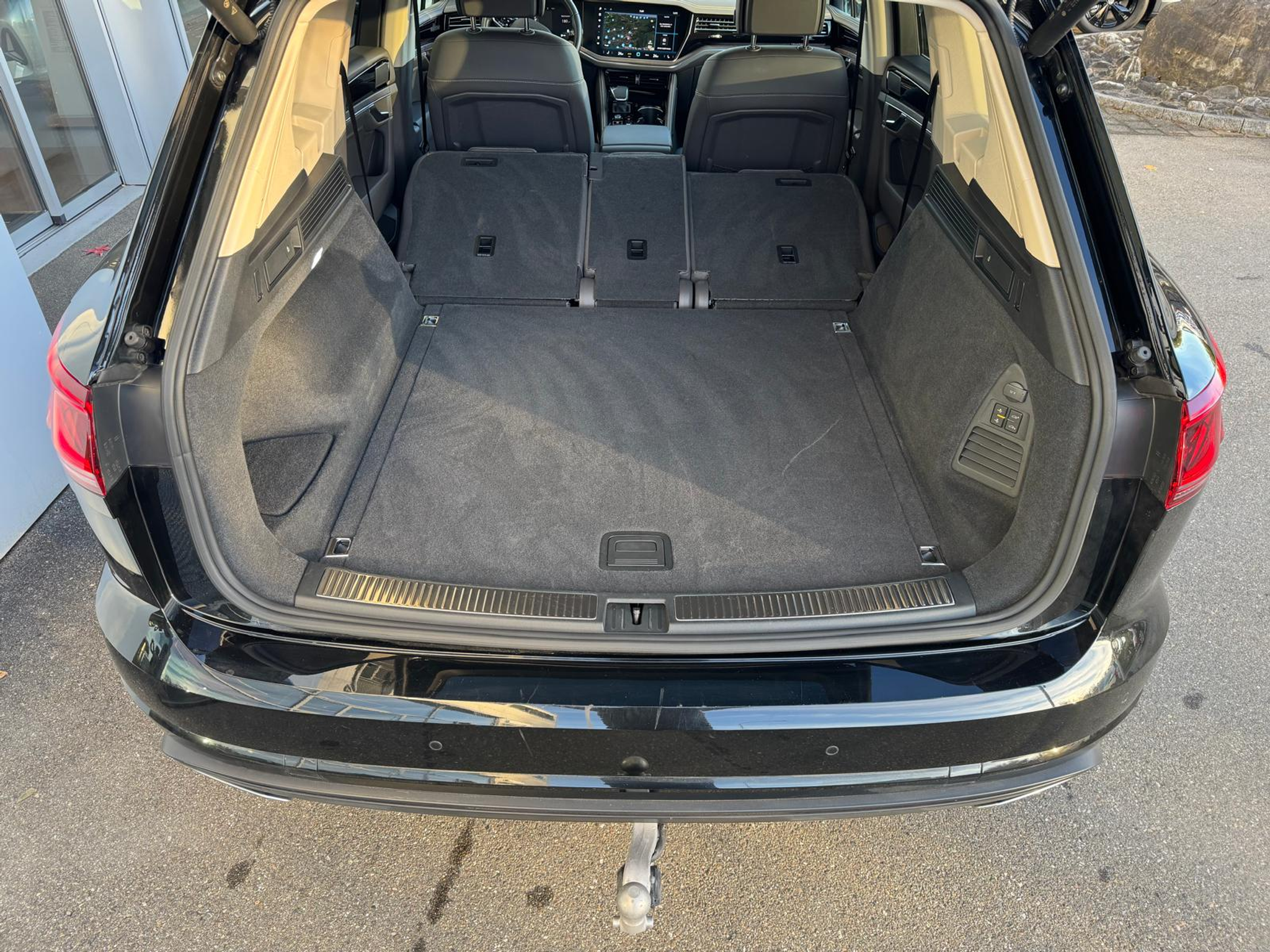 listing desktop thumbnail image 5