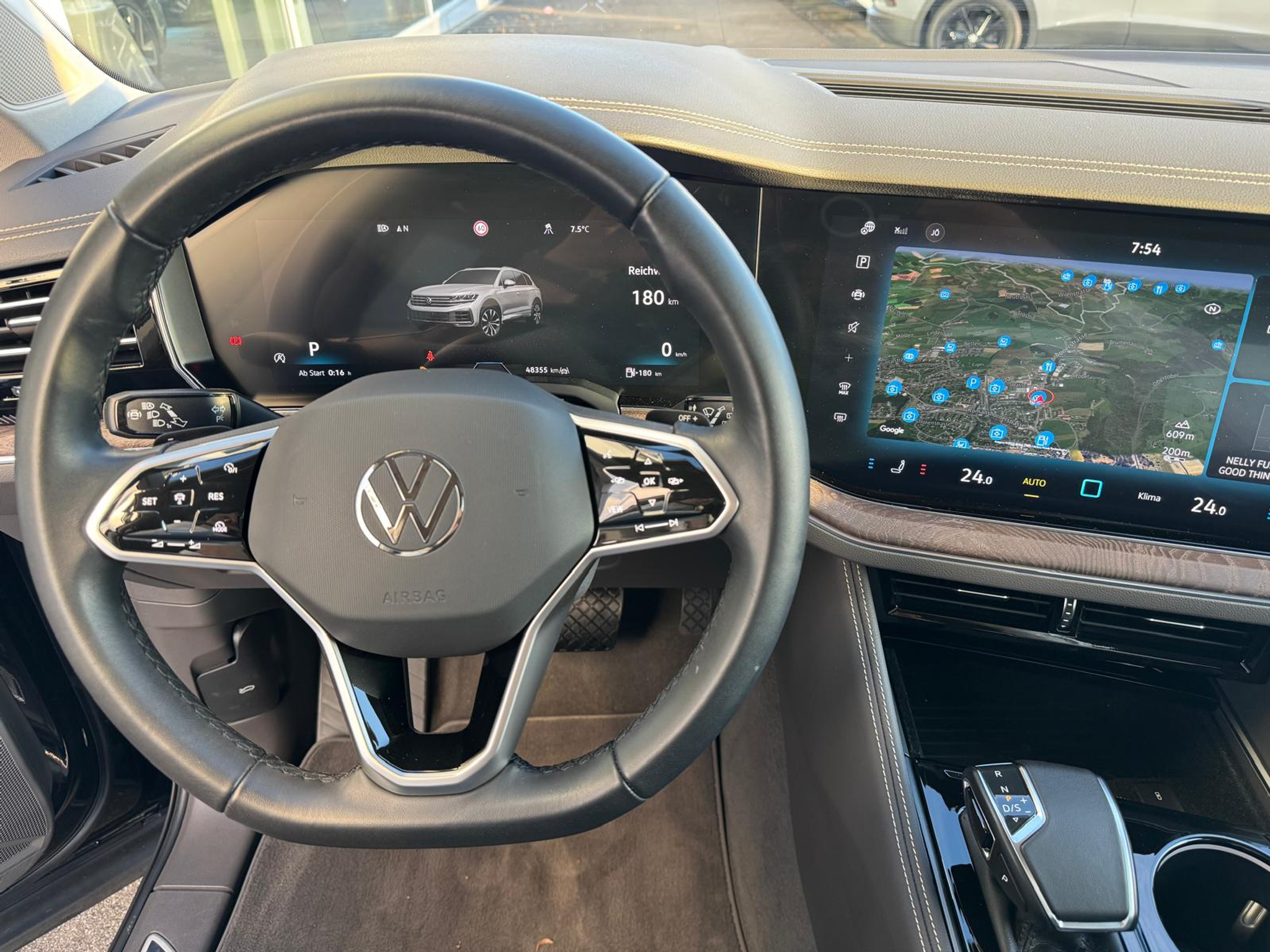 listing desktop thumbnail image 12