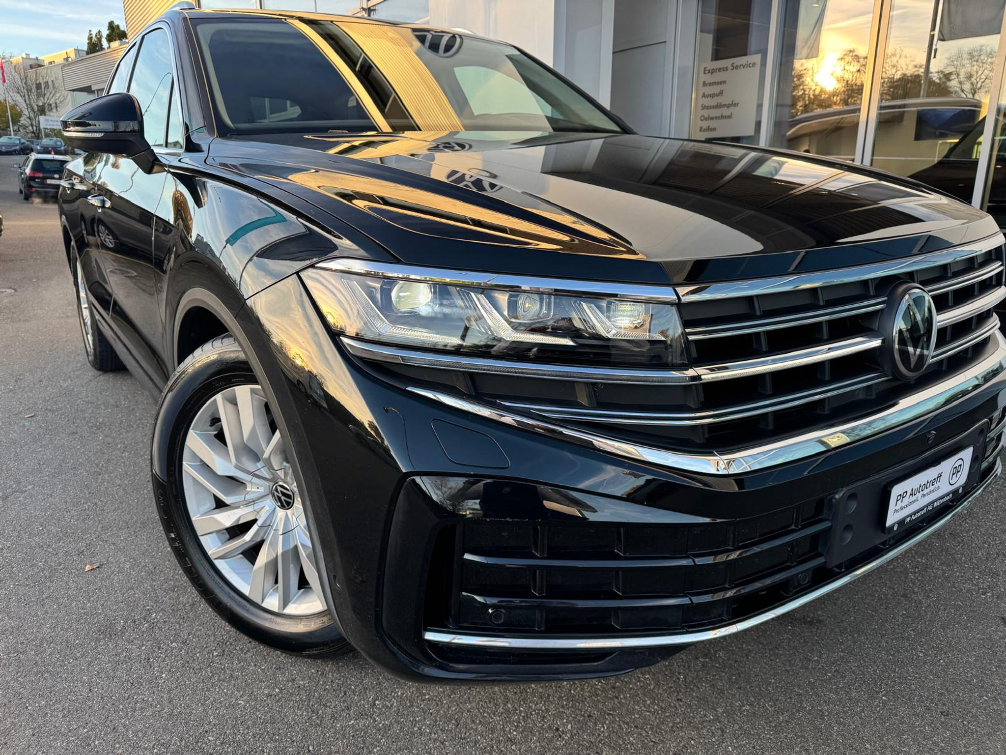 listing desktop thumbnail image 1