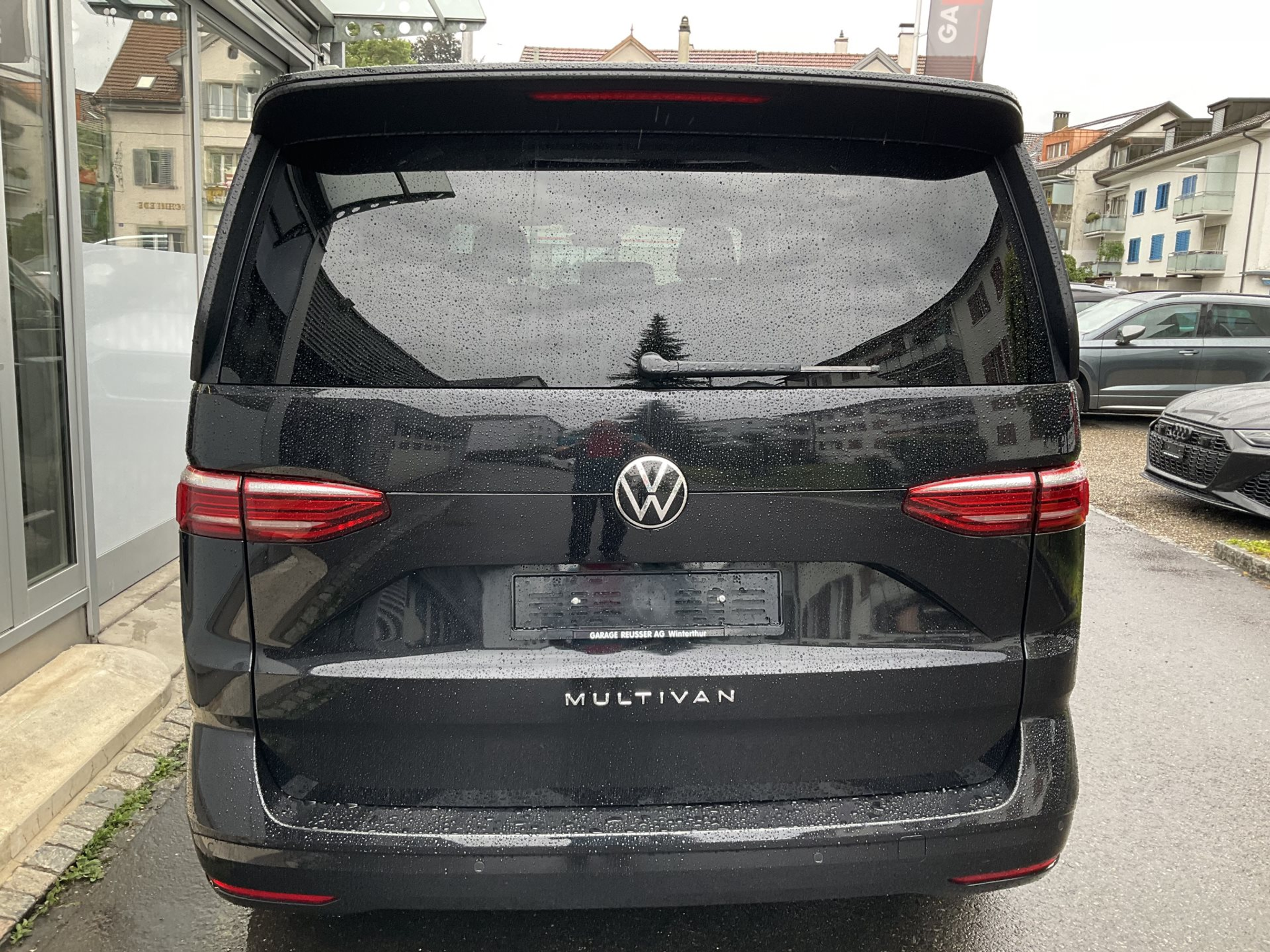 listing desktop thumbnail image 4