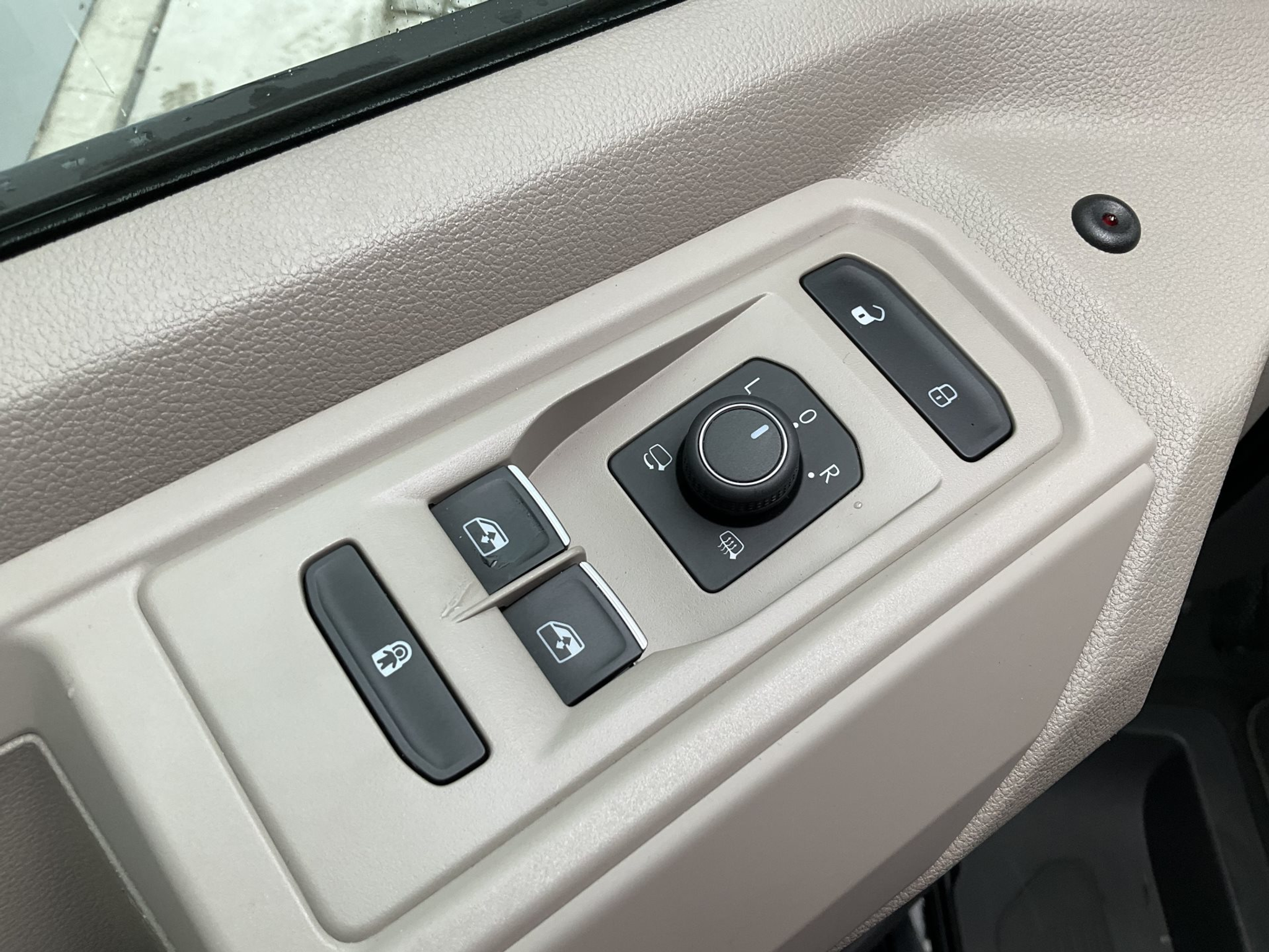 listing desktop thumbnail image 24