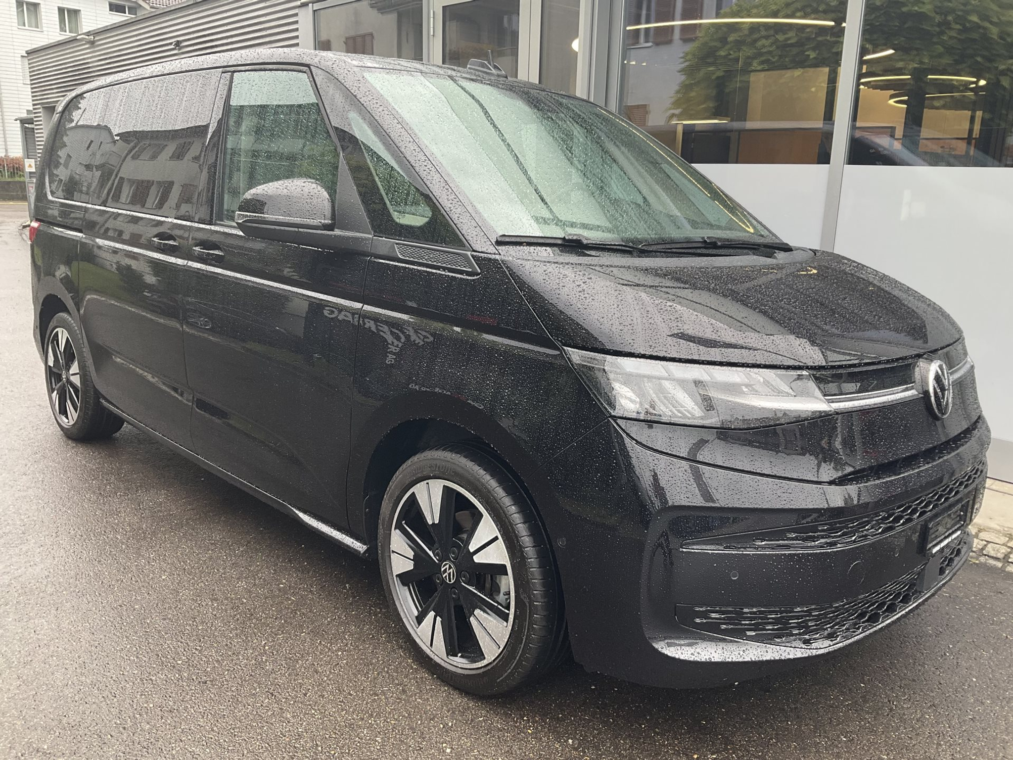 listing desktop thumbnail image 2