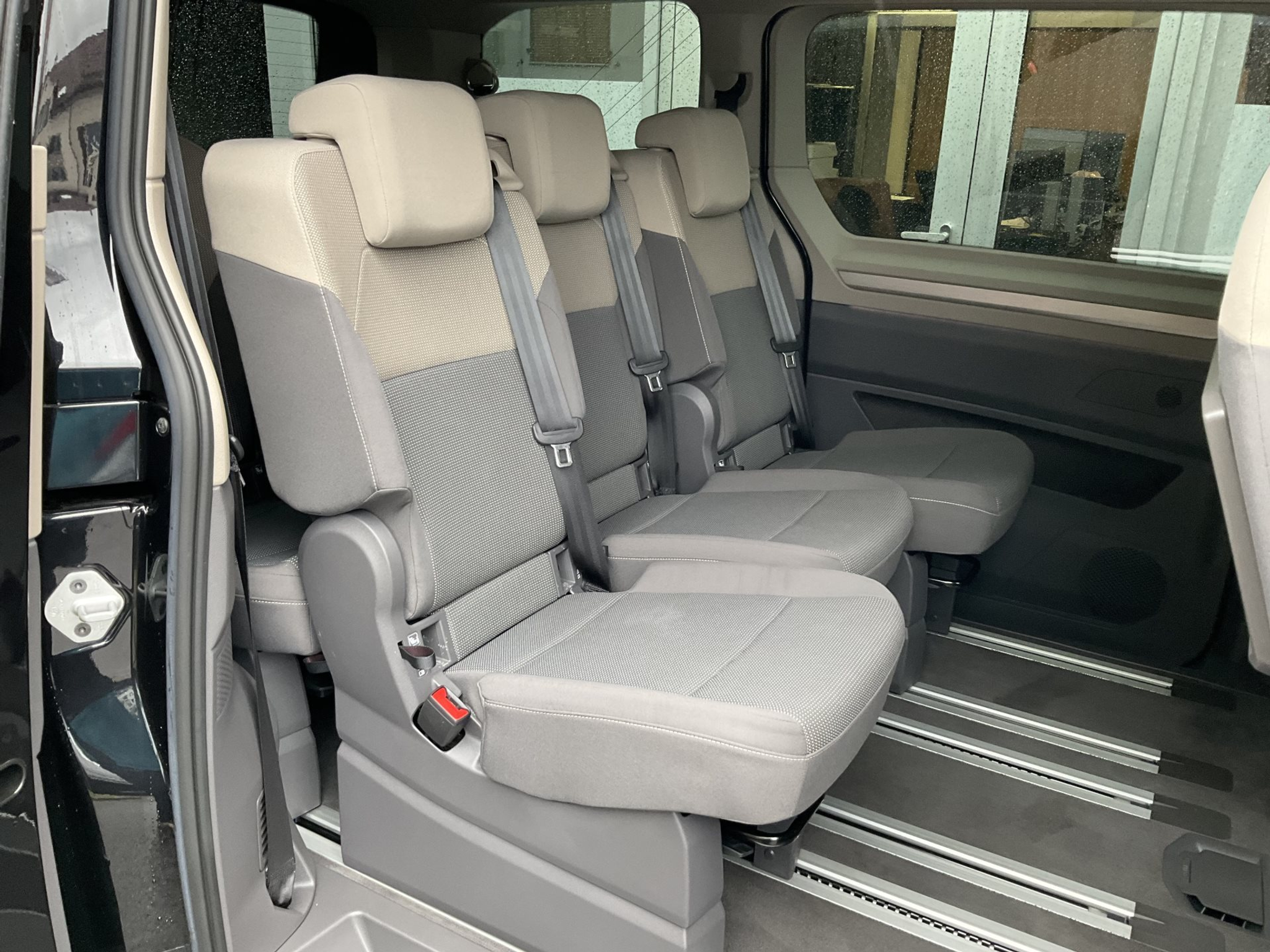 listing desktop thumbnail image 25