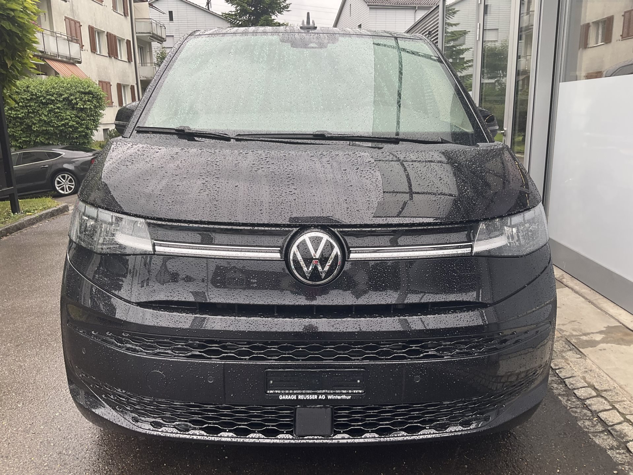 listing desktop thumbnail image 1