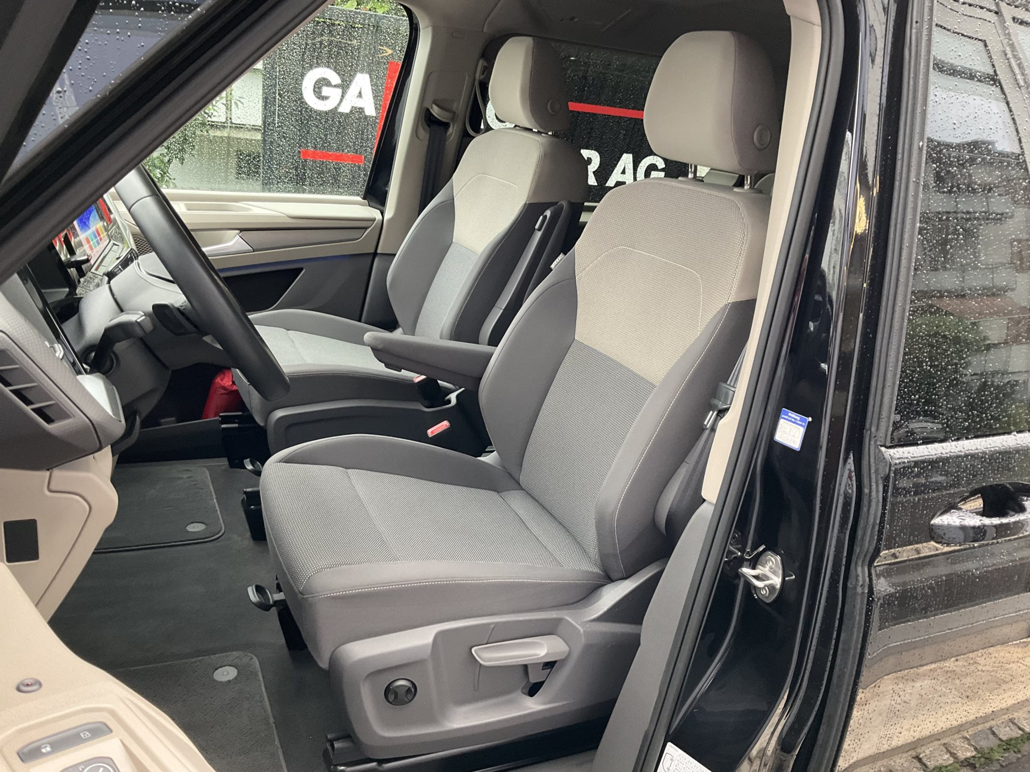 listing desktop thumbnail image 7