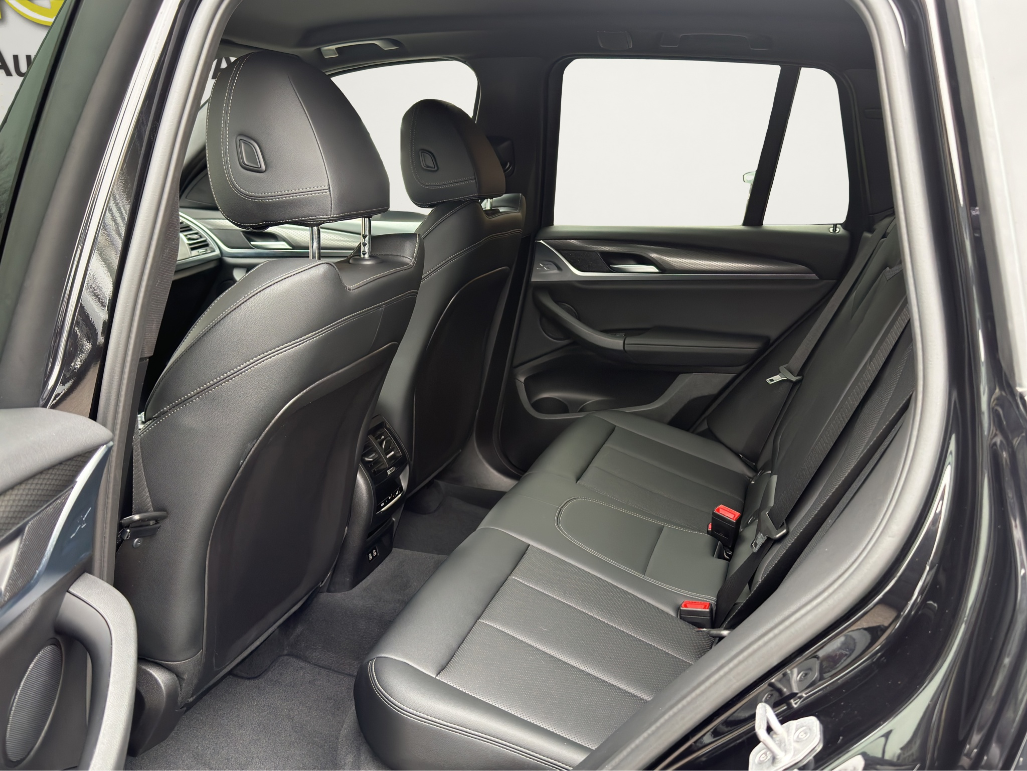 listing desktop thumbnail image 13