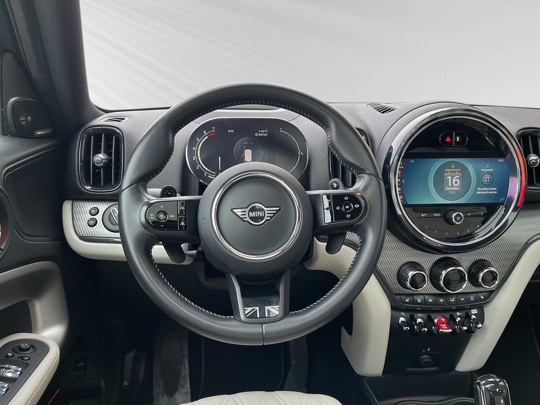 listing desktop thumbnail image 4