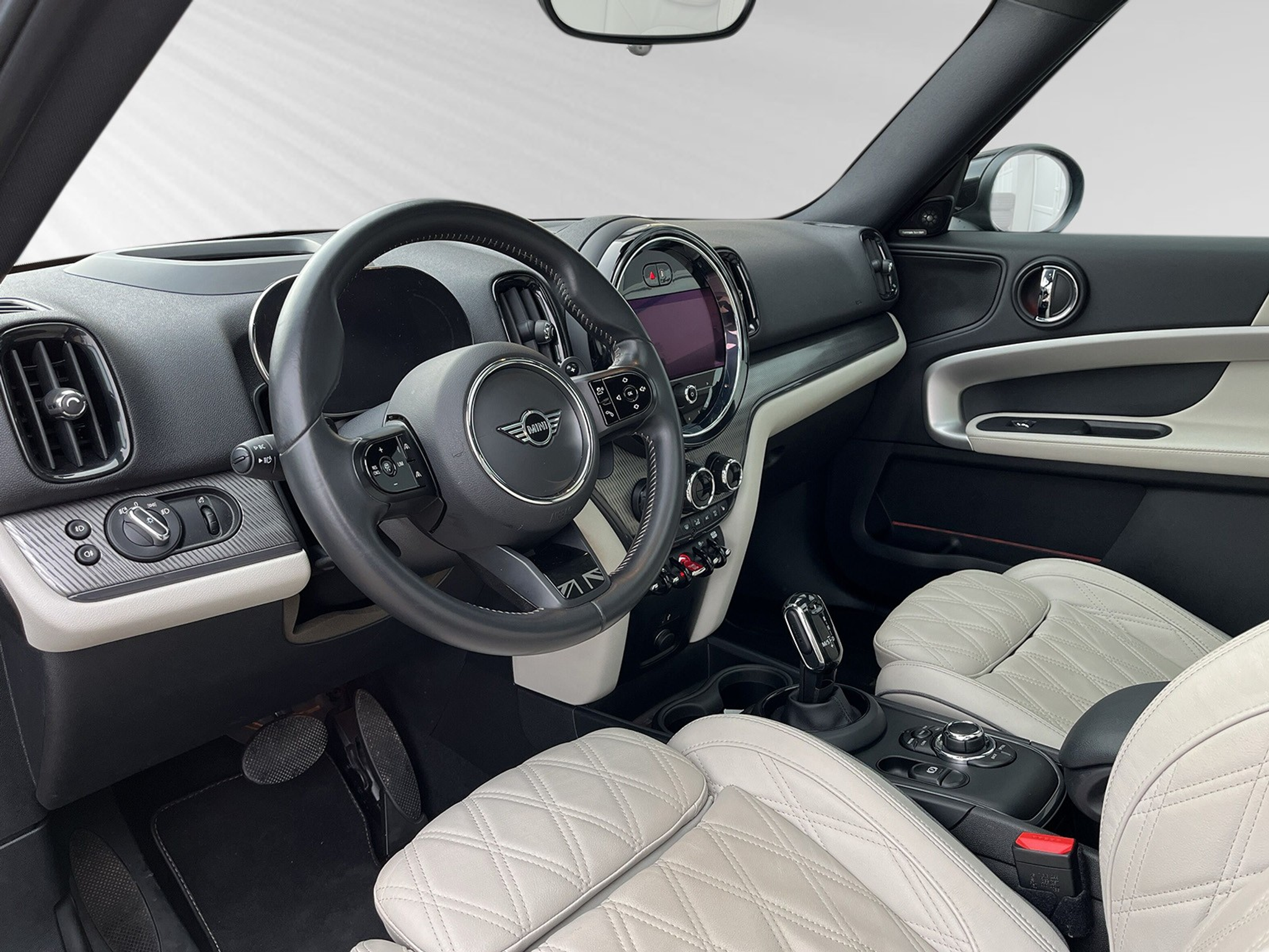 listing desktop thumbnail image 3