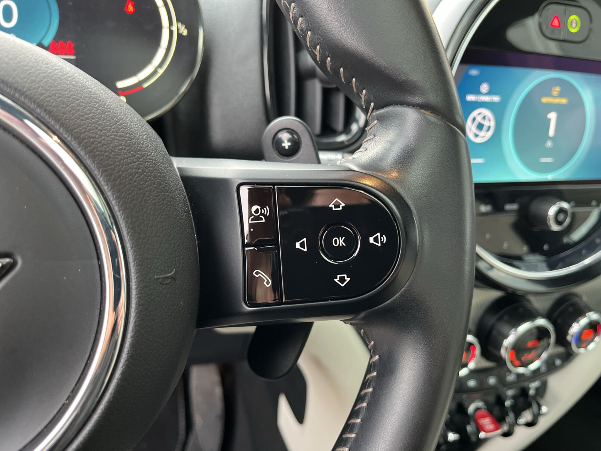 listing desktop thumbnail image 15