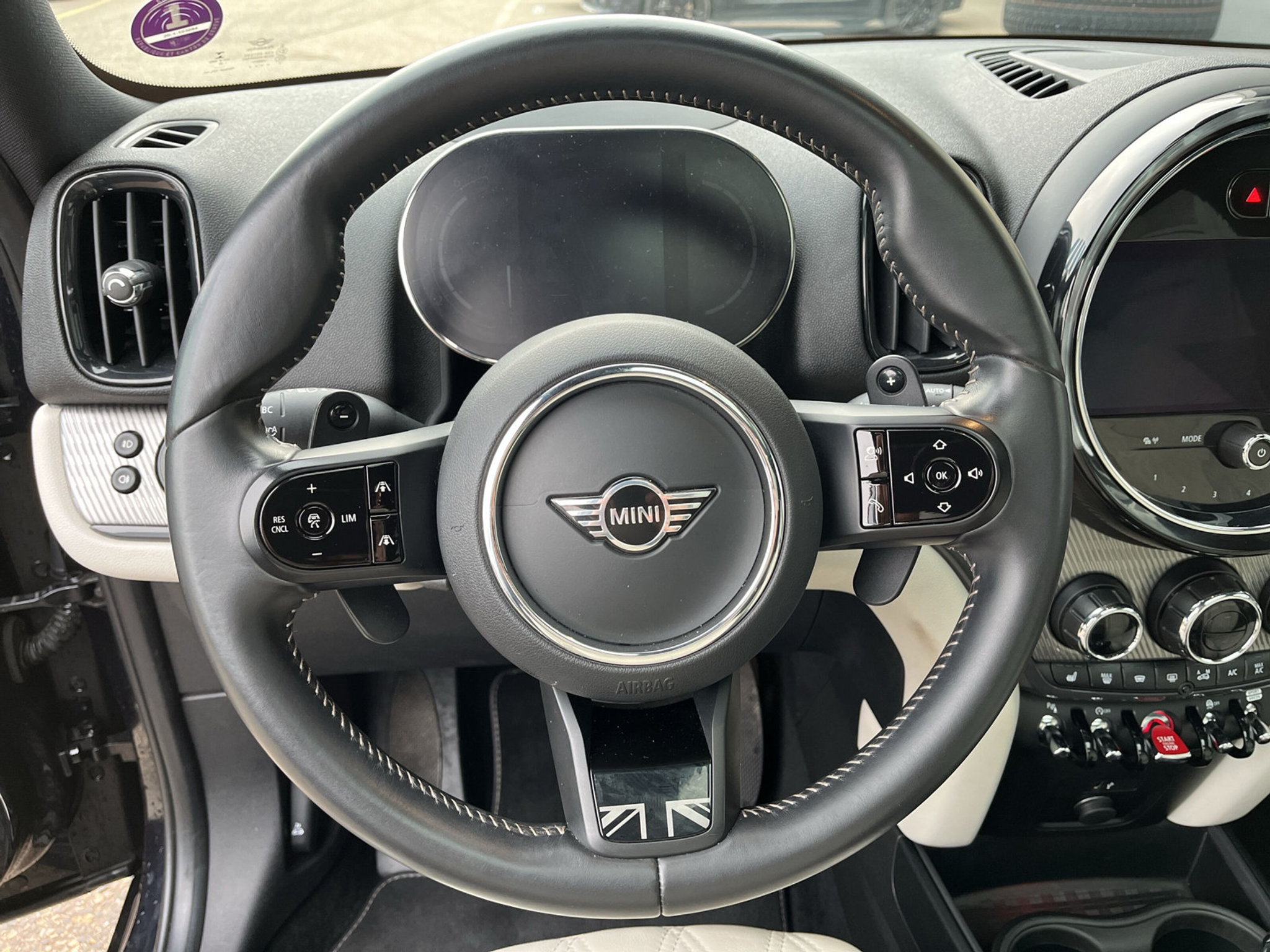 listing desktop thumbnail image 11