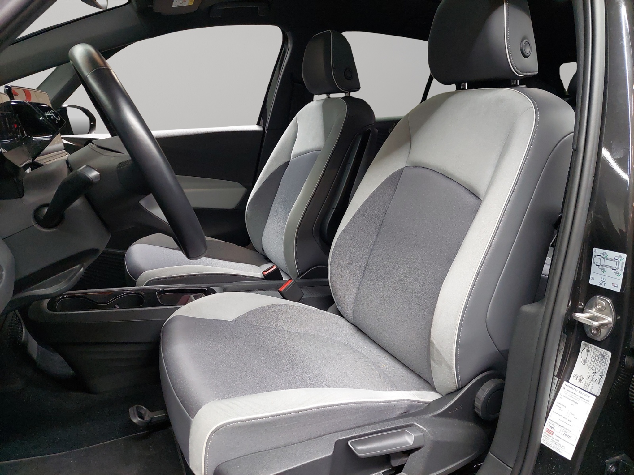 listing desktop thumbnail image 5