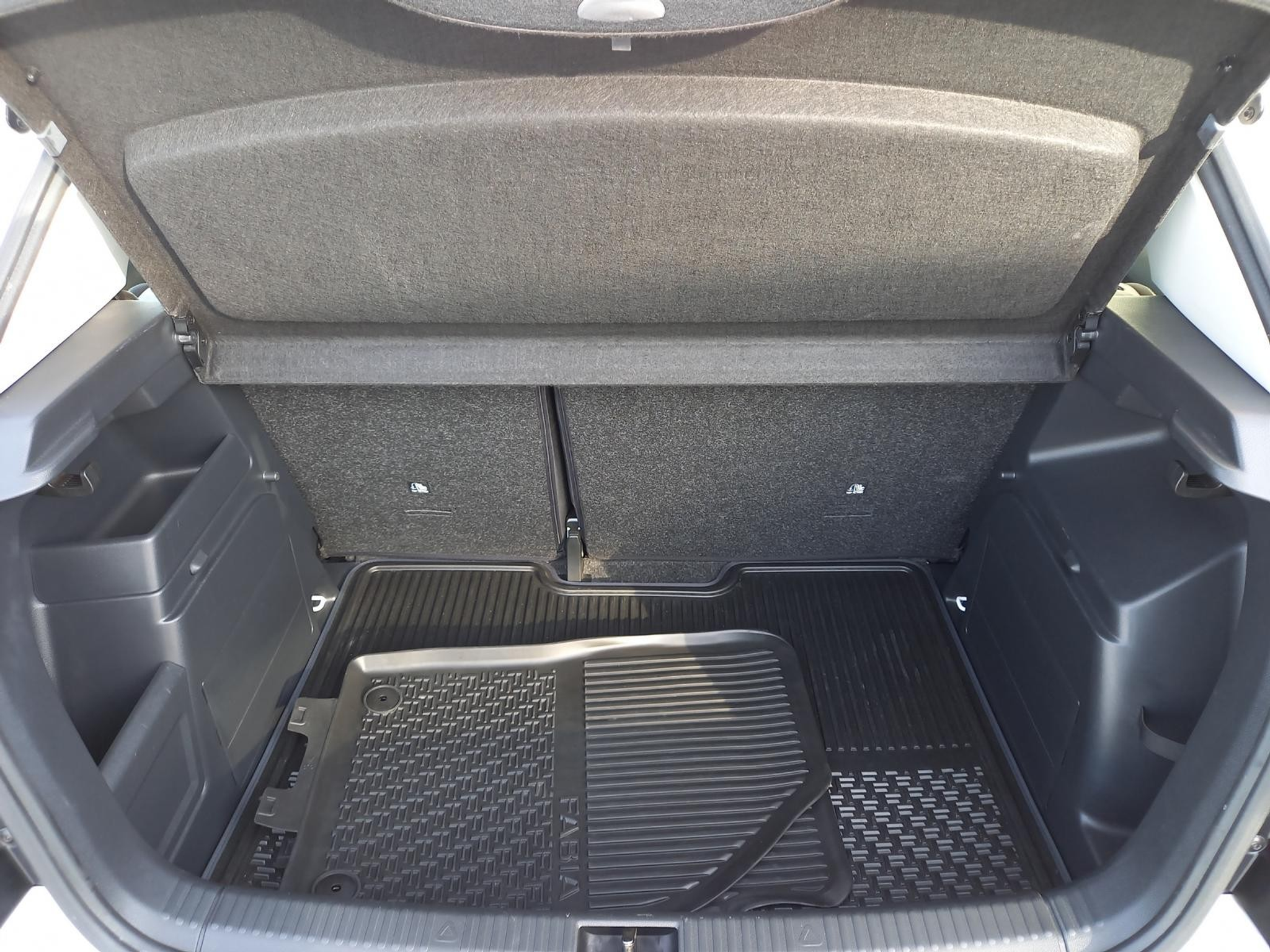 listing desktop thumbnail image 13