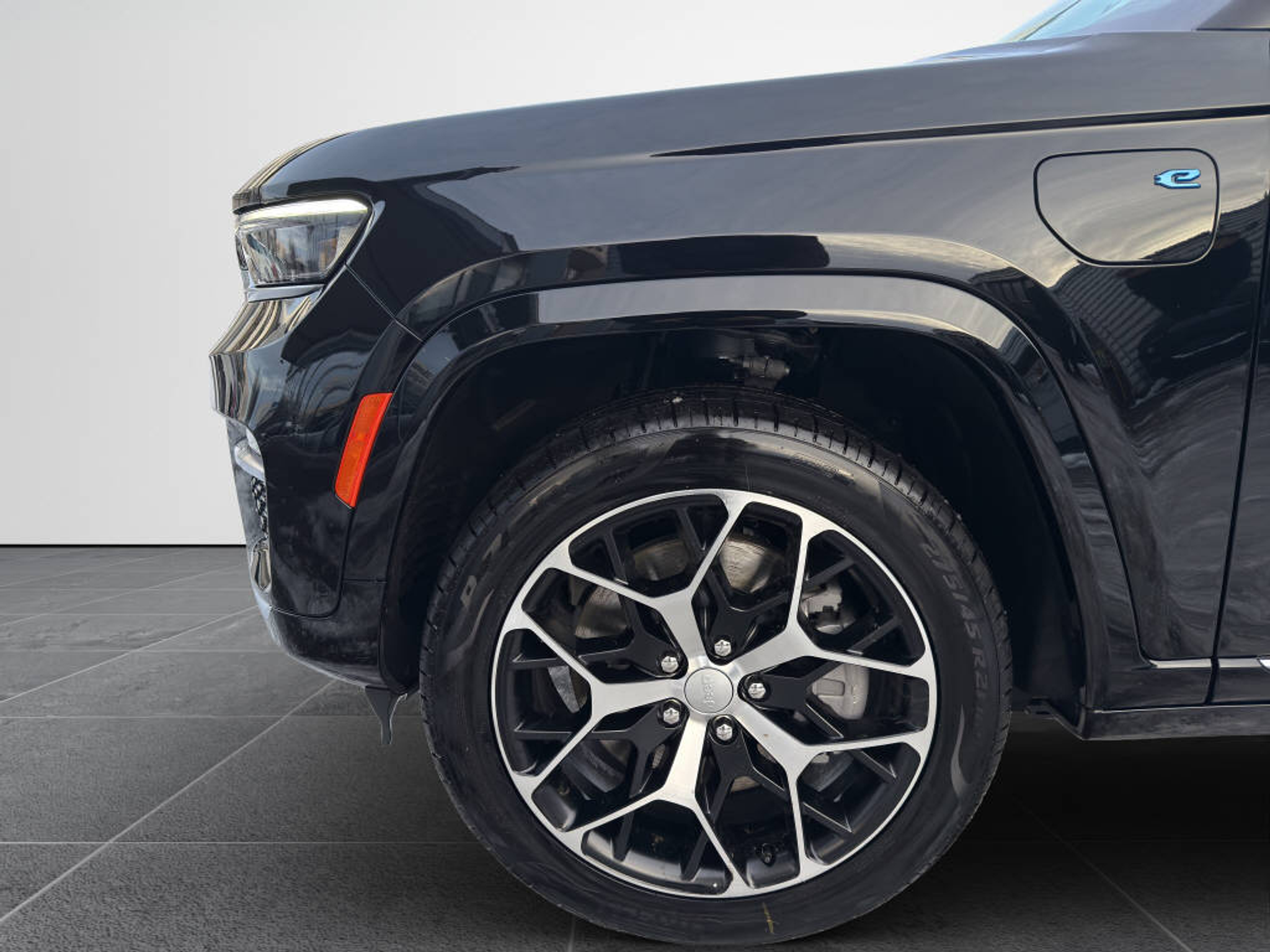 listing desktop thumbnail image 17