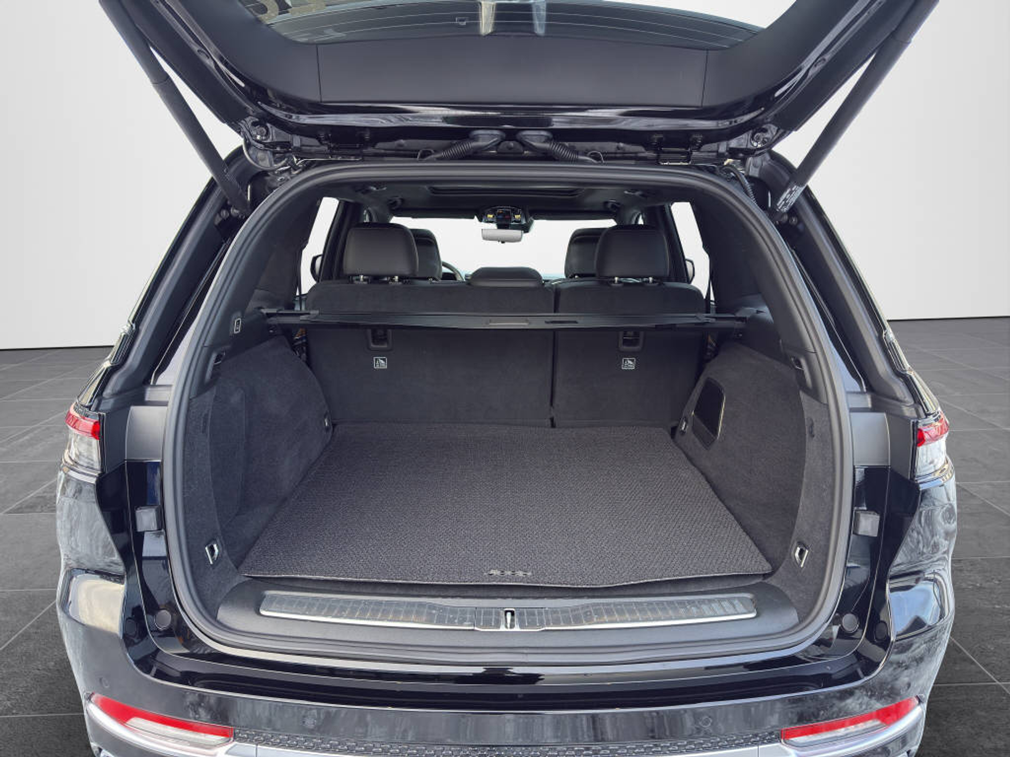 listing desktop thumbnail image 14