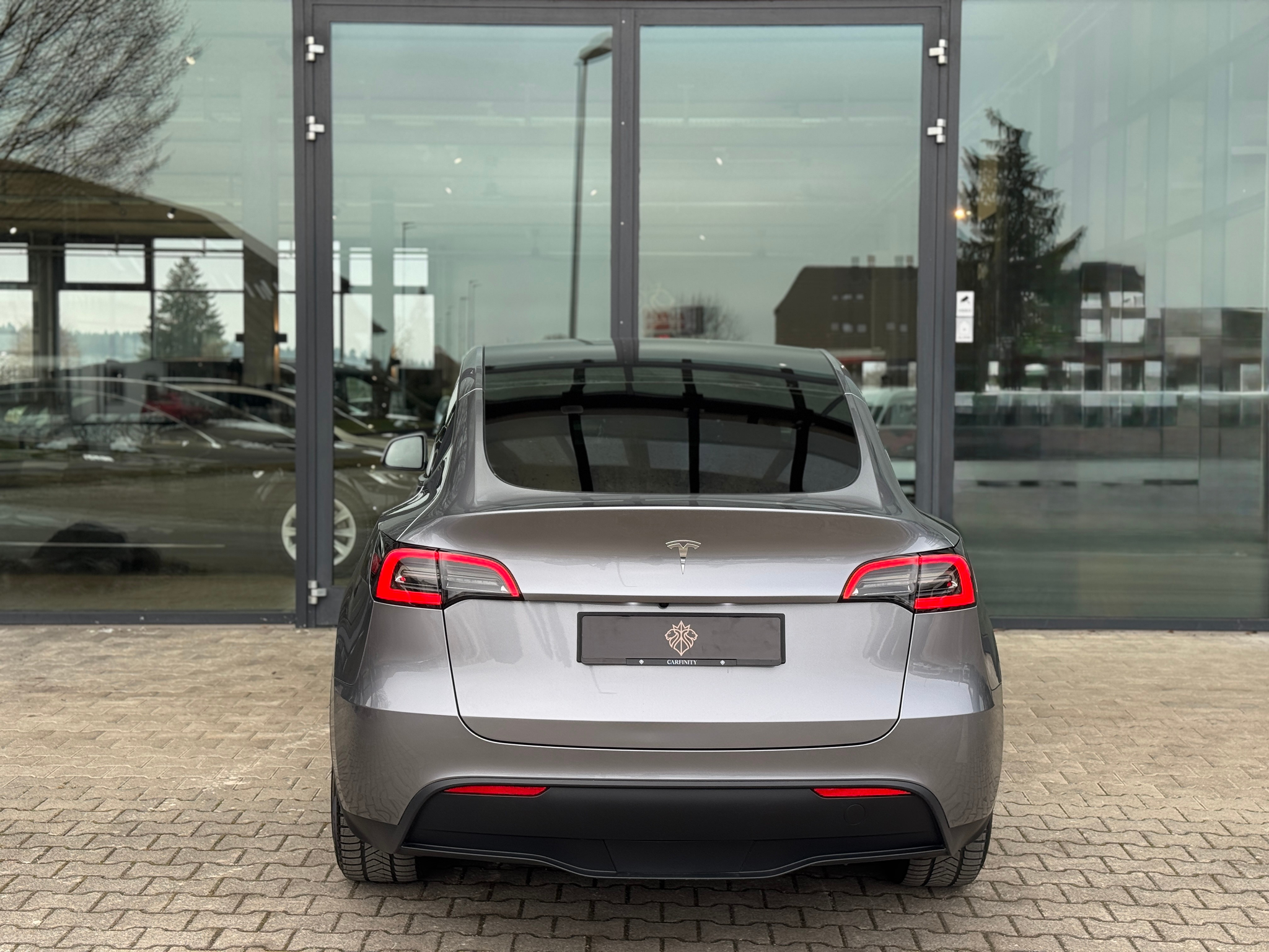 listing desktop thumbnail image 4