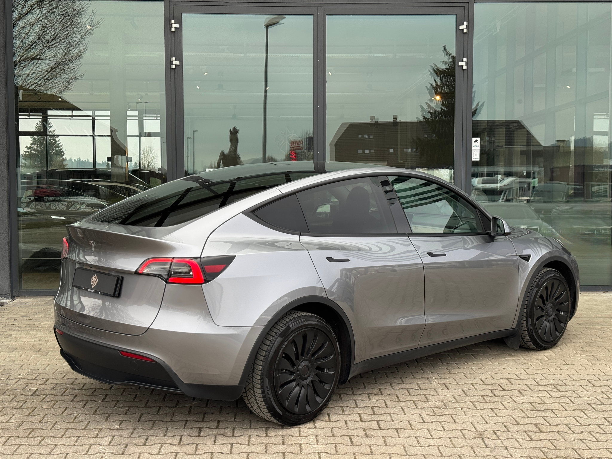 listing desktop thumbnail image 5