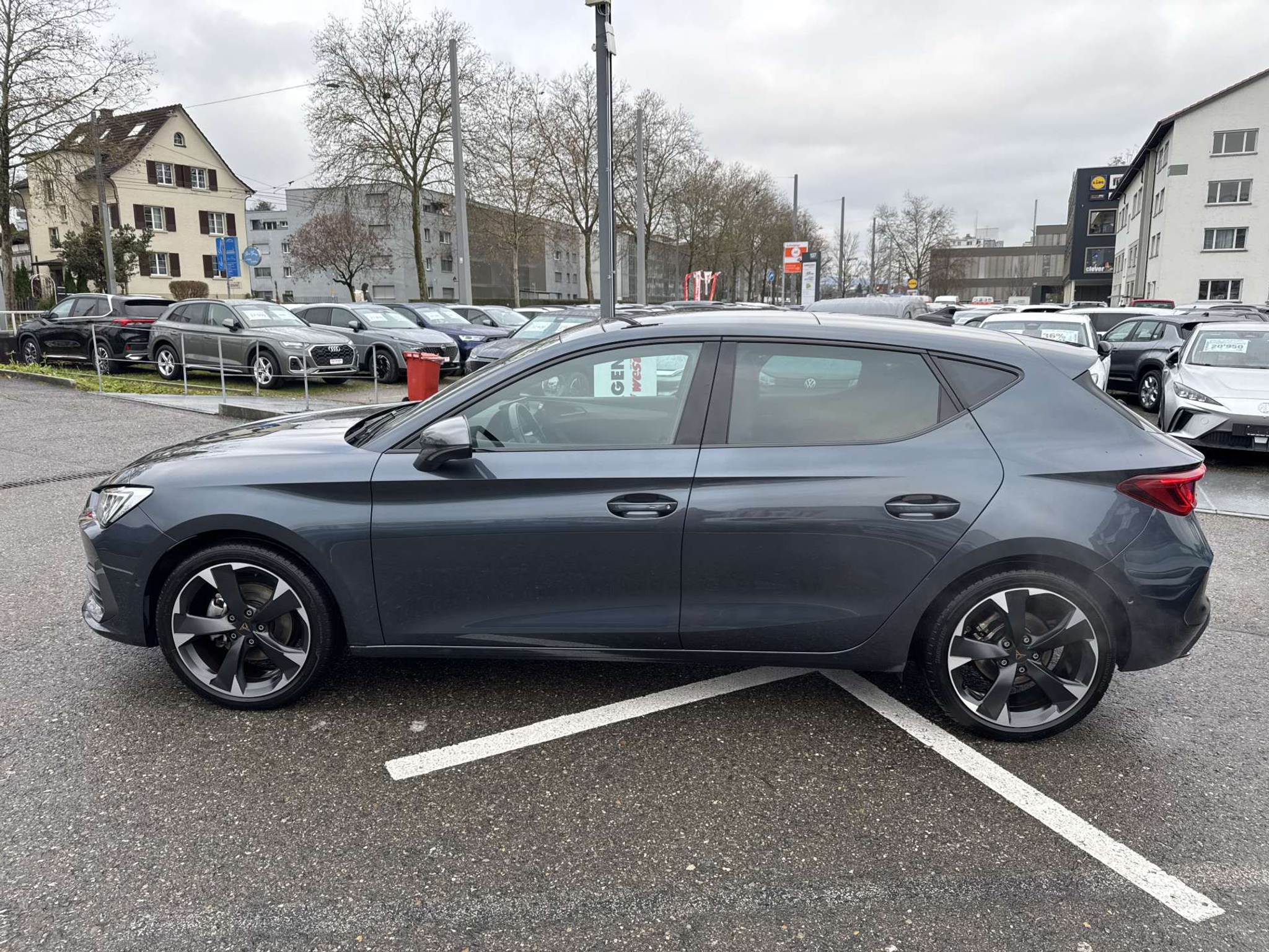 listing desktop thumbnail image 10