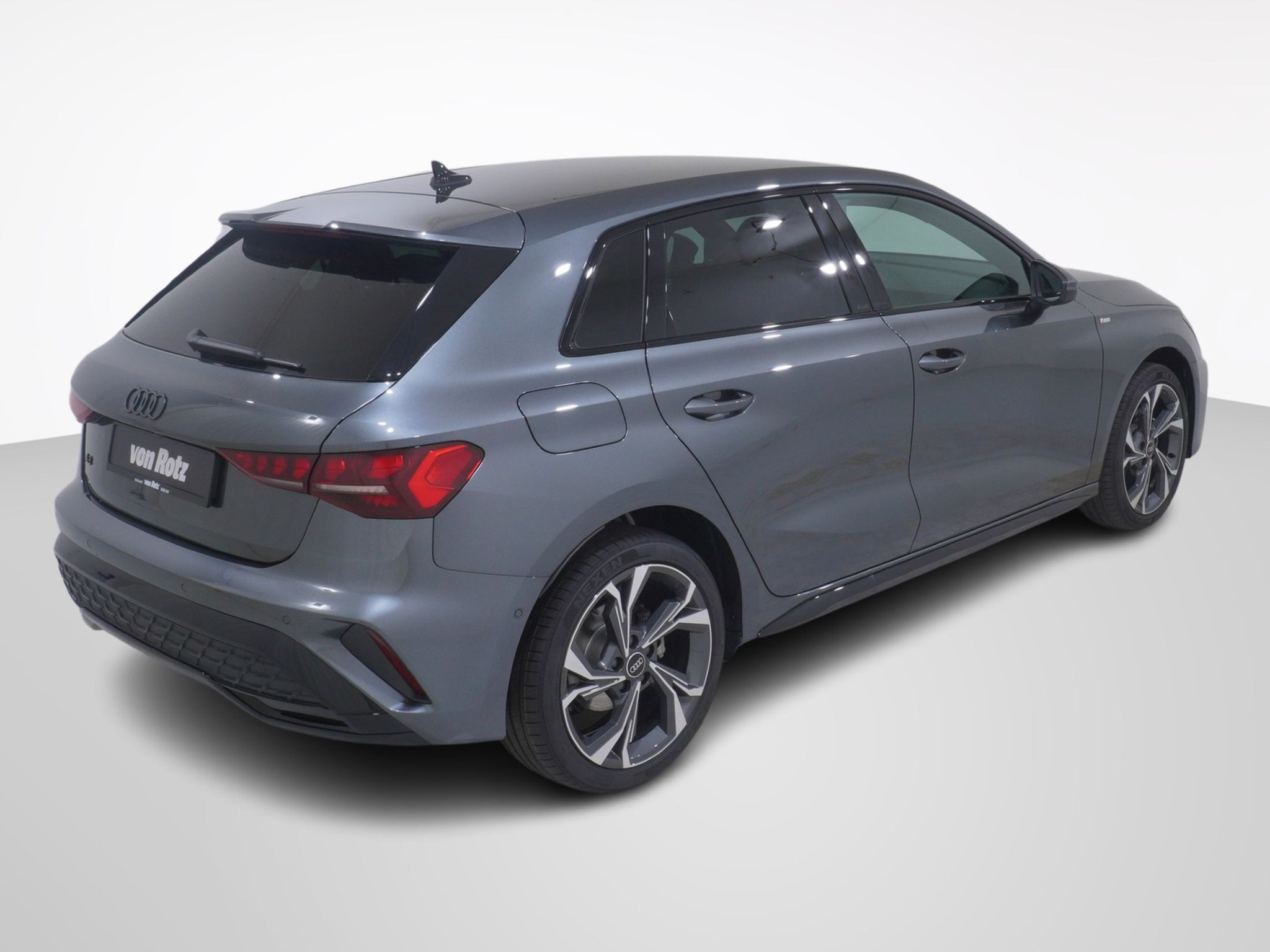 listing desktop thumbnail image 4