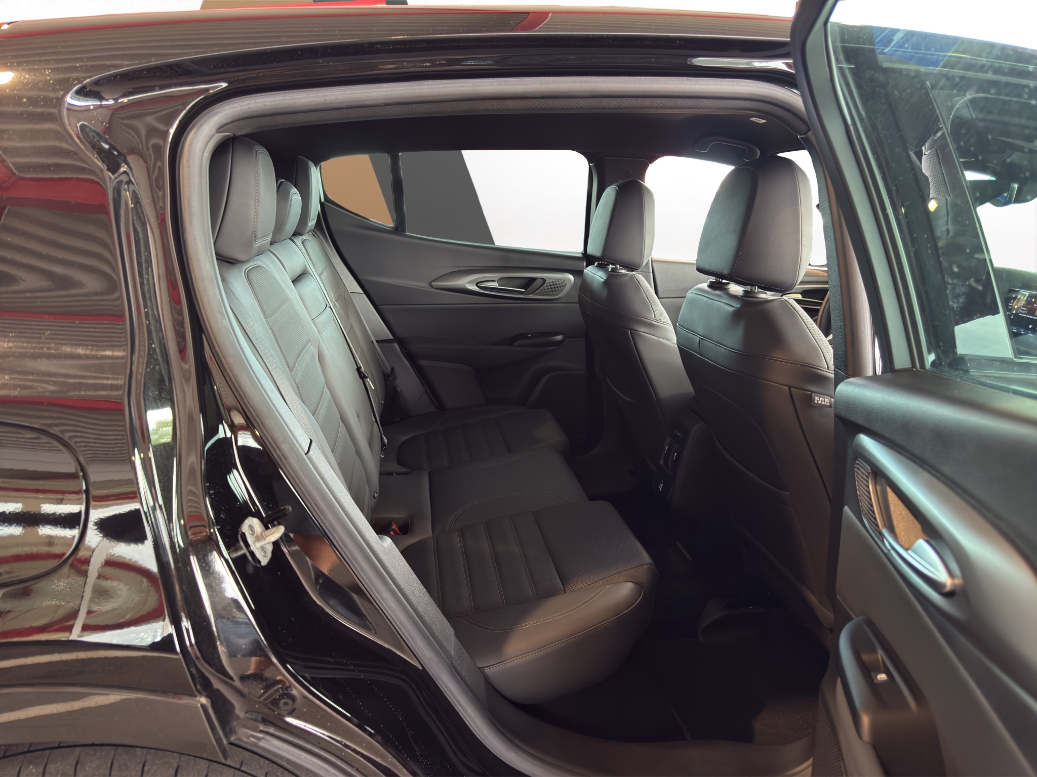 listing desktop thumbnail image 11