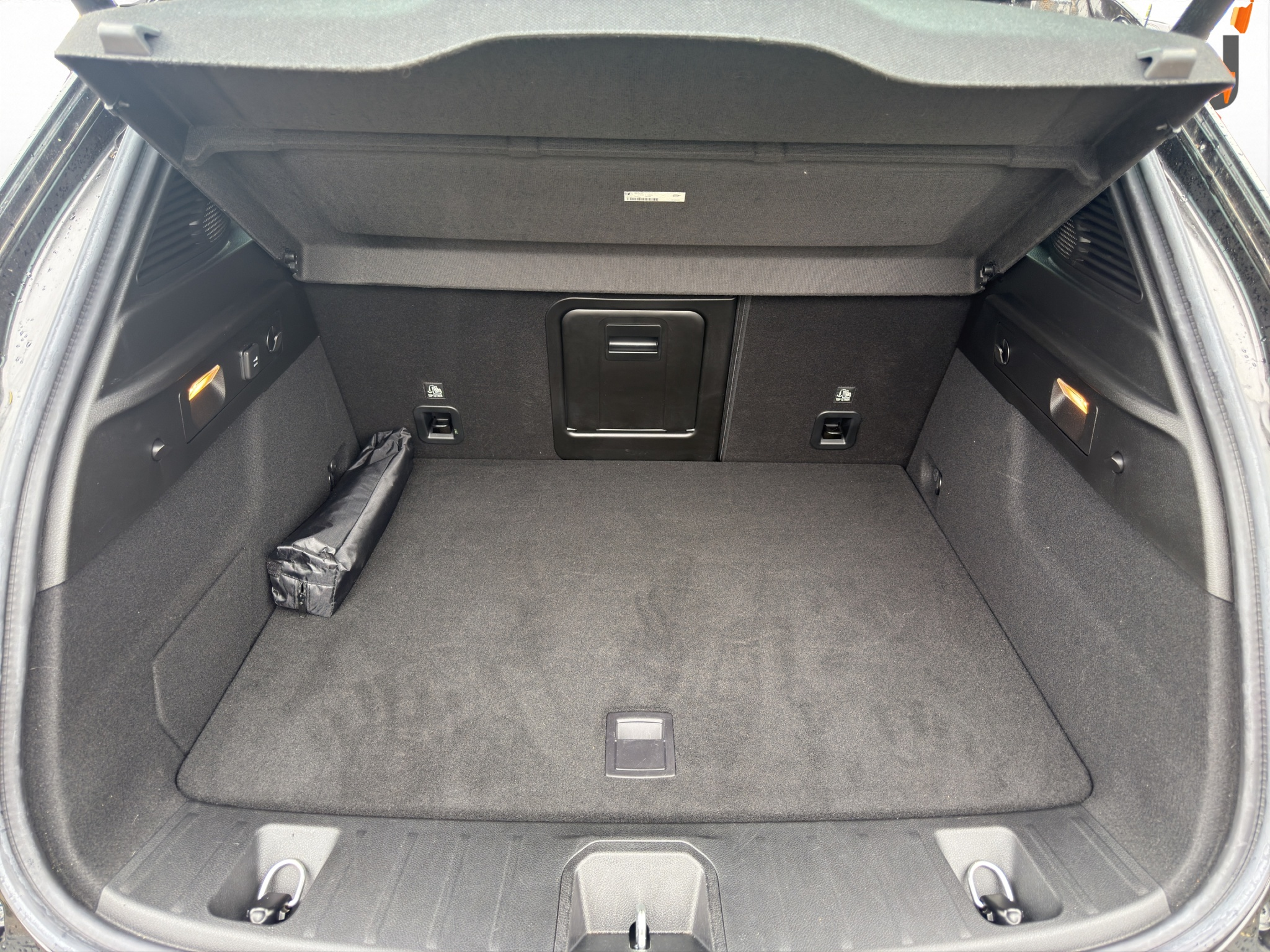 listing desktop thumbnail image 17