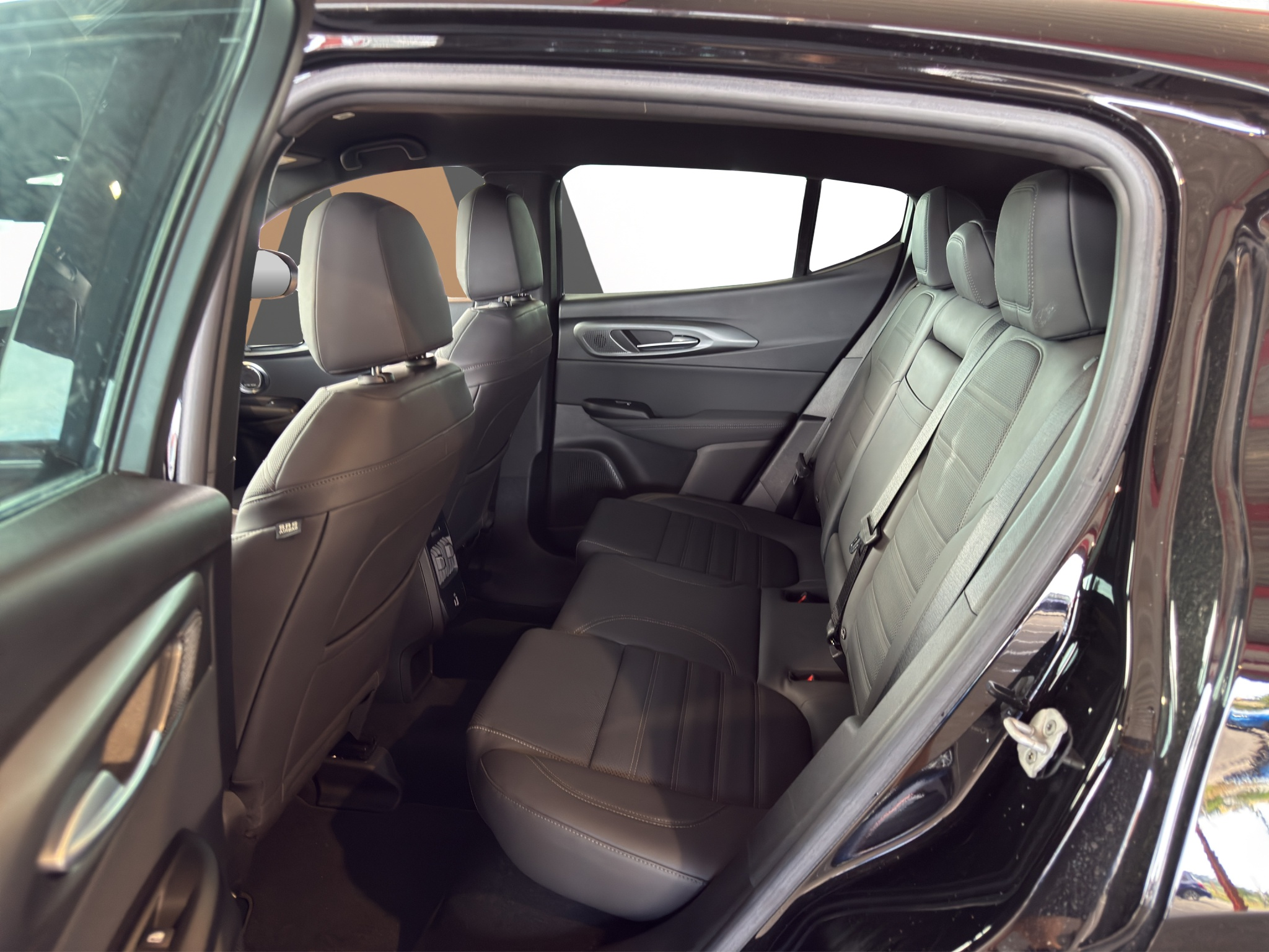 listing desktop thumbnail image 12