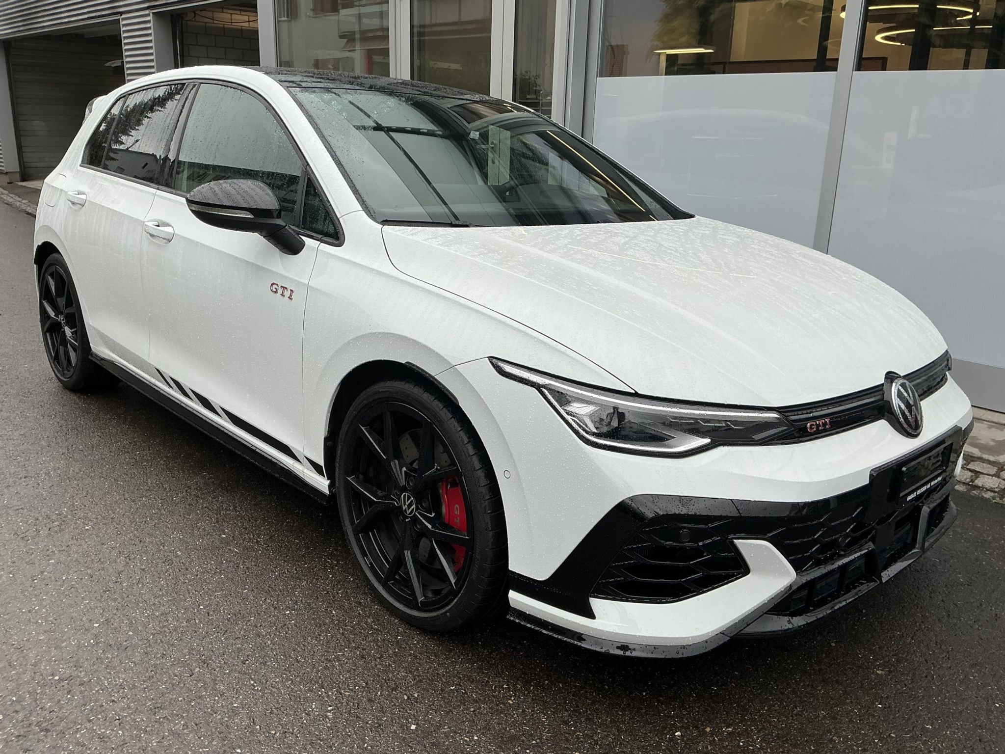 listing desktop thumbnail image 2