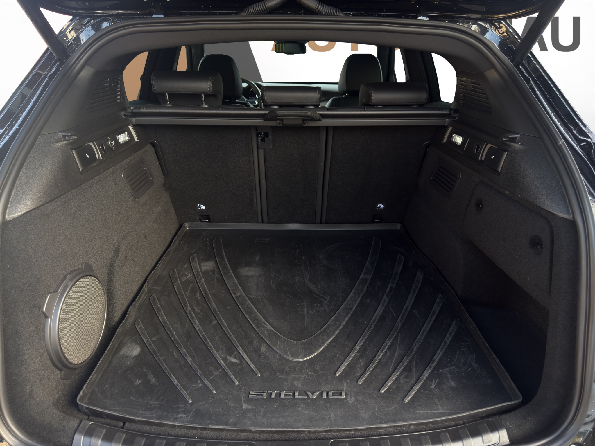 listing desktop thumbnail image 17