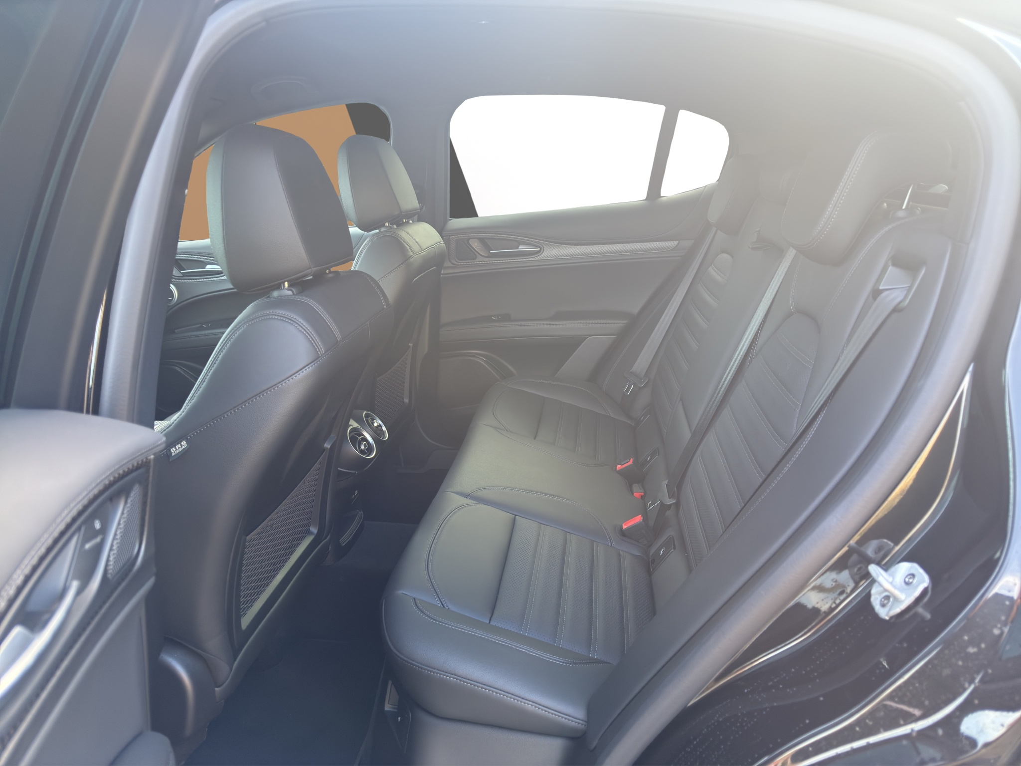 listing desktop thumbnail image 12