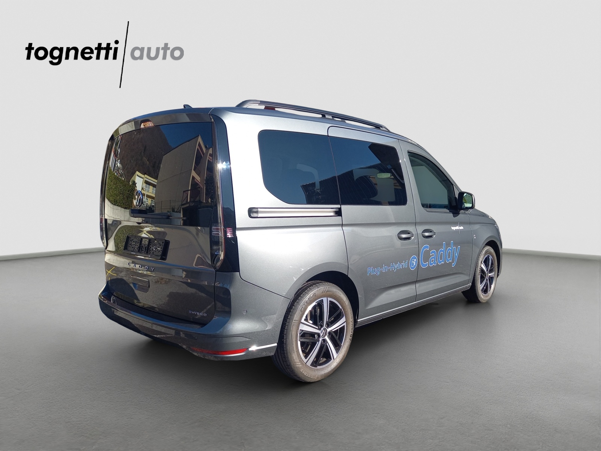 listing desktop thumbnail image 2