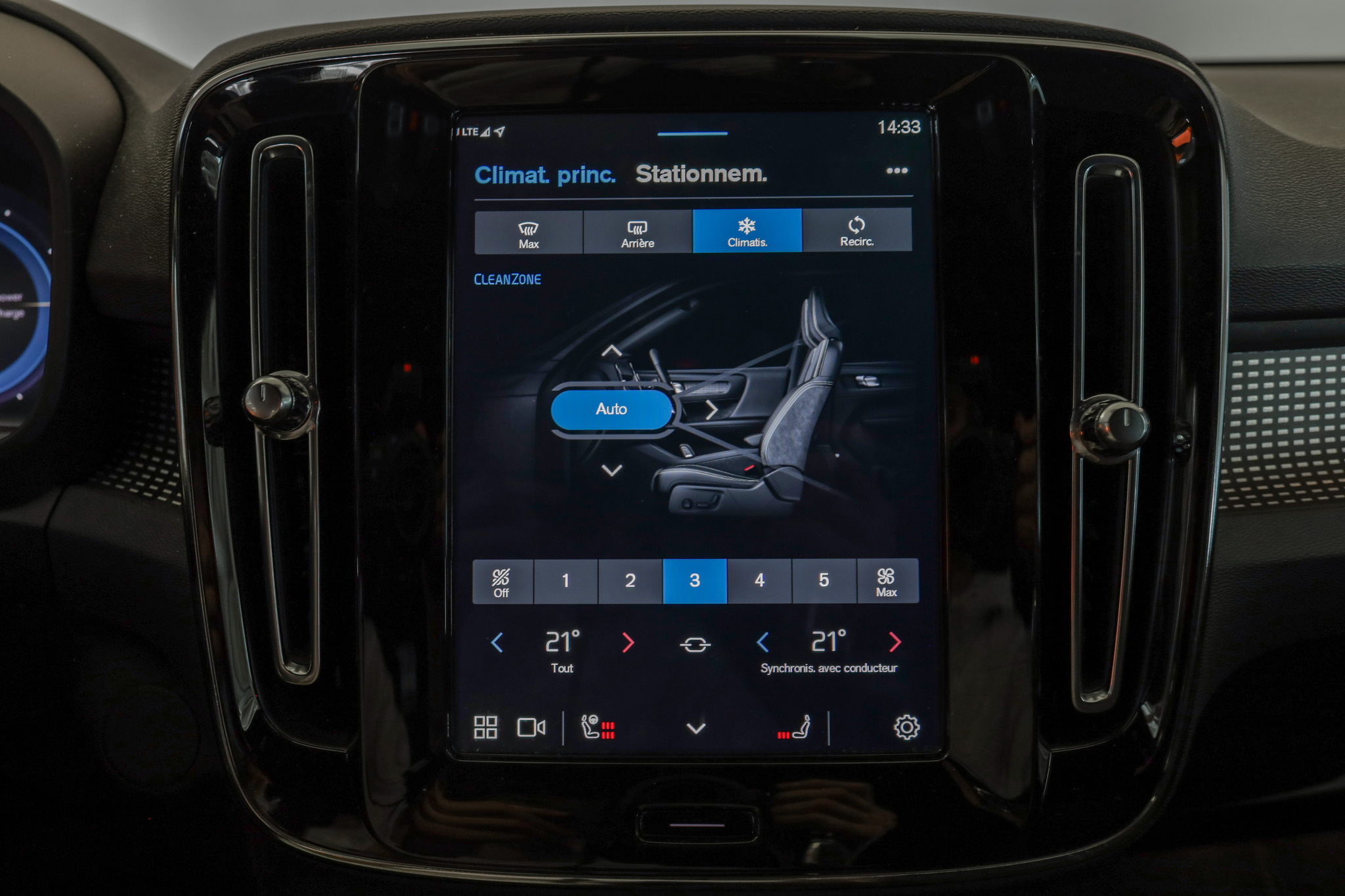 listing desktop thumbnail image 17